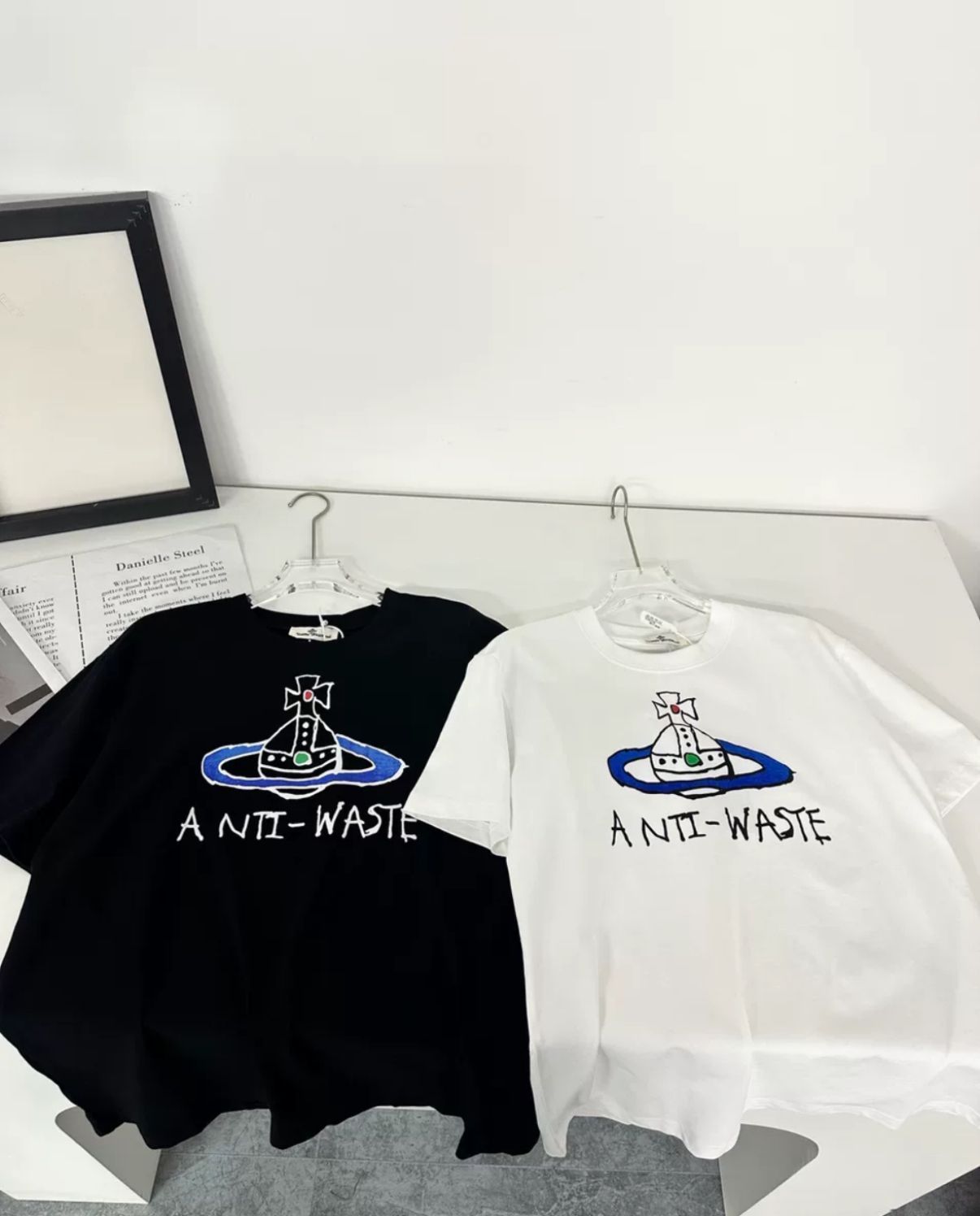 Westwood グラフィティ半袖Tシャツ
