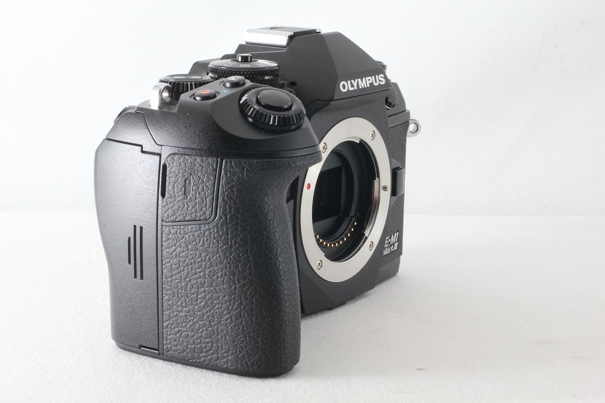 オリンパス OLYMPUS OM-D E-M1 Mark III ボディ ブラック 僅か1883ショット 付属品完備 元箱◇45918