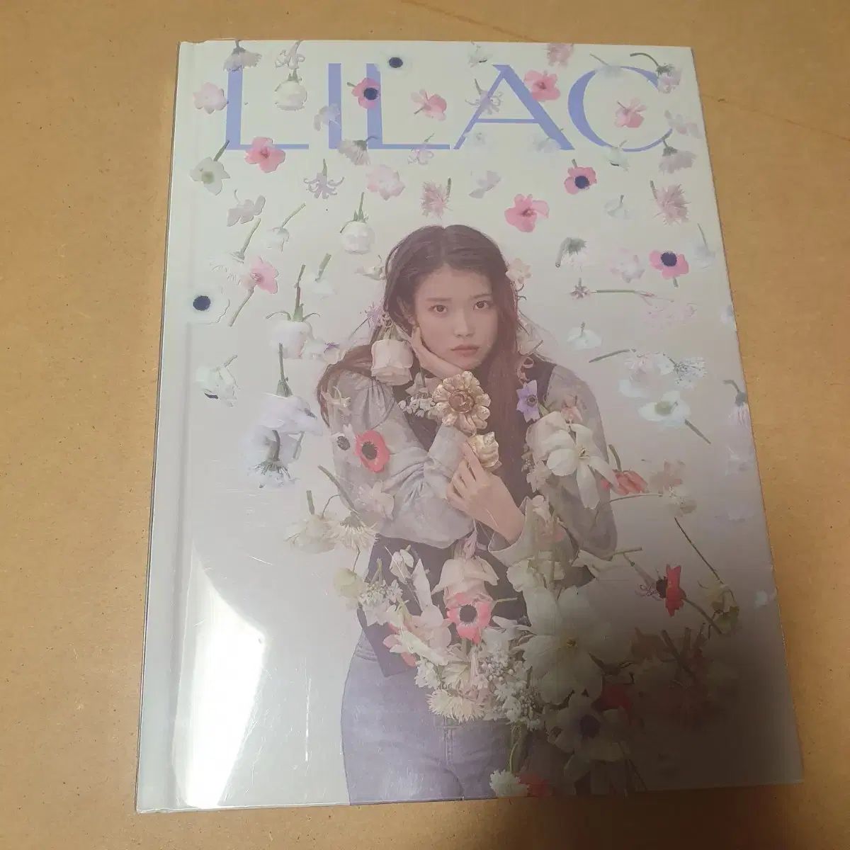 【雷市場（ポンジャン）商品韓国直送】 IU(アイユ) ライラック フォトブック PHOTOBOOK