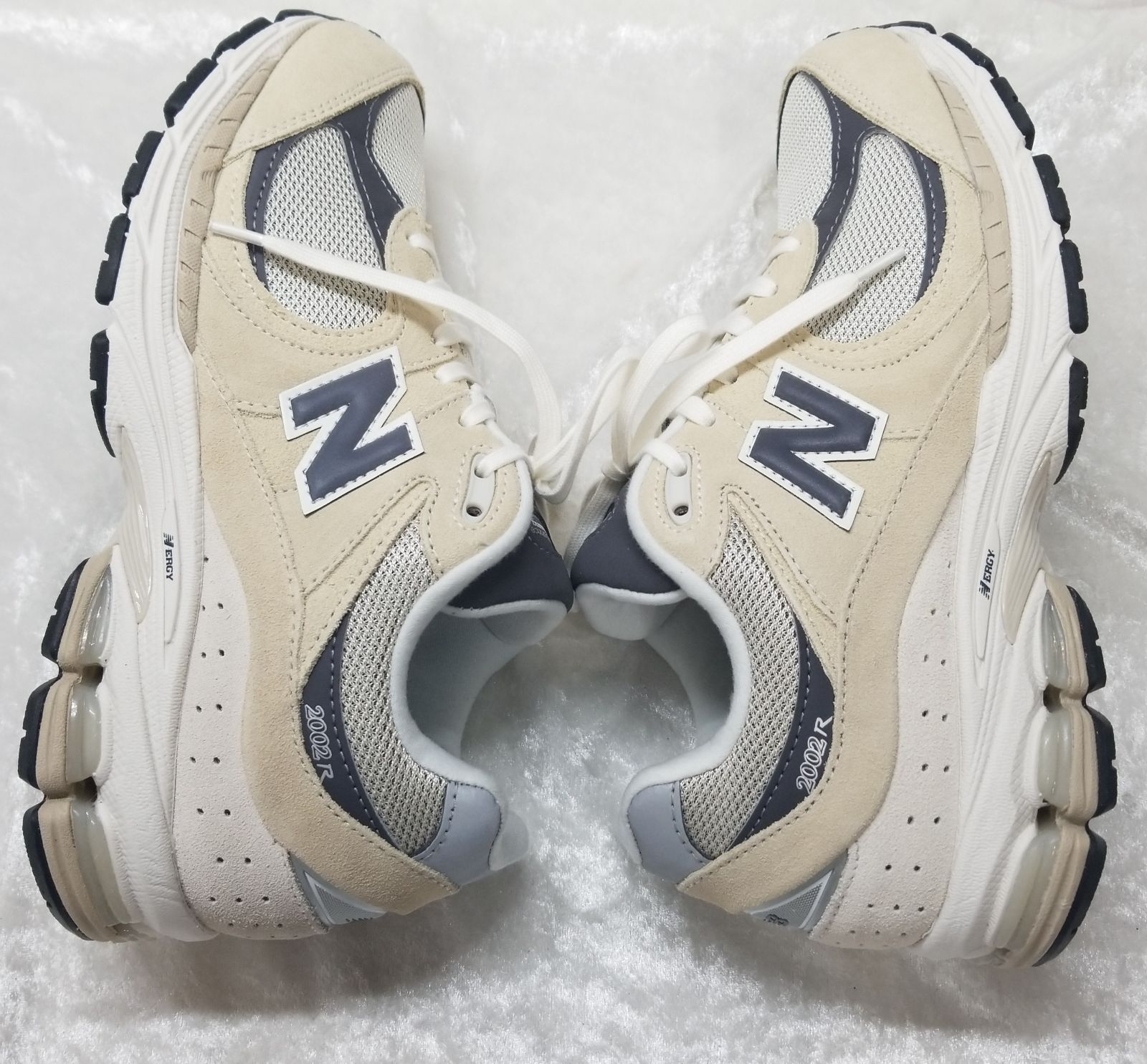 美品】new balance ニューバランス 2002R スニーカー 25cm《0712－01