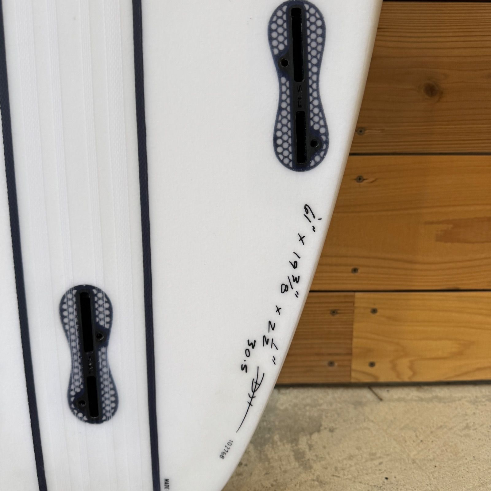 美中古 DHD サーフボード 6'1 ユートピア UTOPIA 30.5L ショート