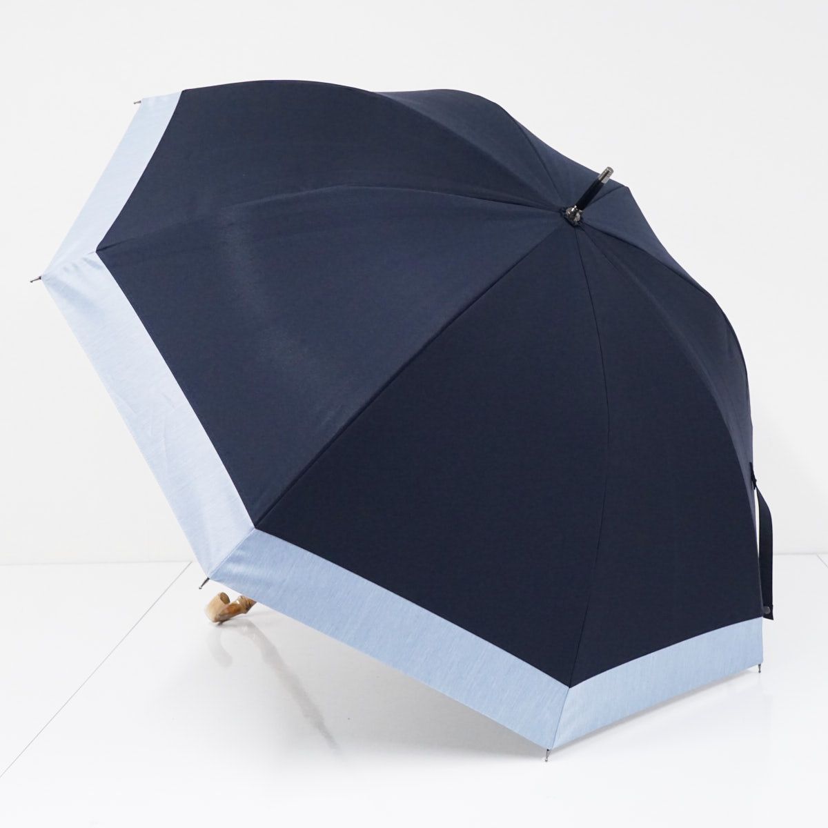 完全遮光日傘 サンバリア100 Mサイズ コンビ ネイビー×フロストブルー 寒竹手元 UV 遮熱 55cm S2369