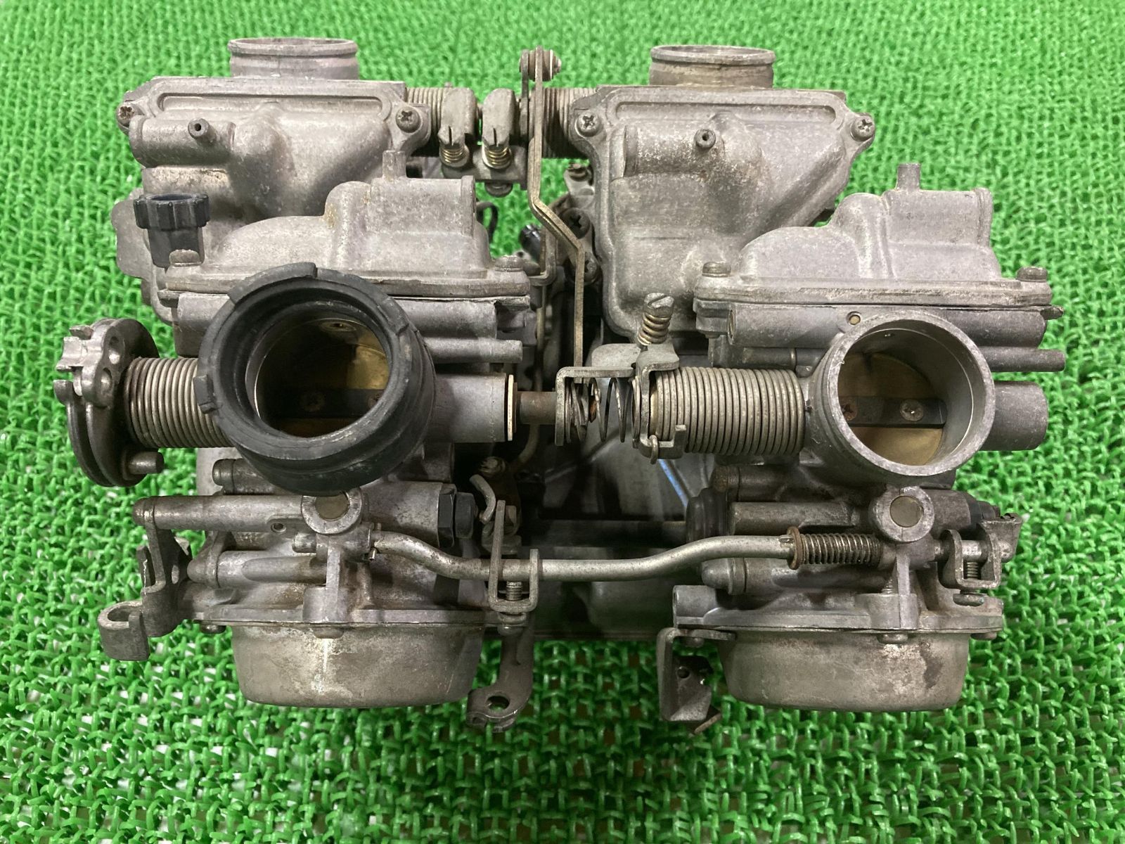 VFR400R キャブレター E2A ホンダ 純正 中古 バイク 部品 NC24 割れ欠け無し 修復素材に 部品取りに デットストックに 車検  Genuine - メルカリ