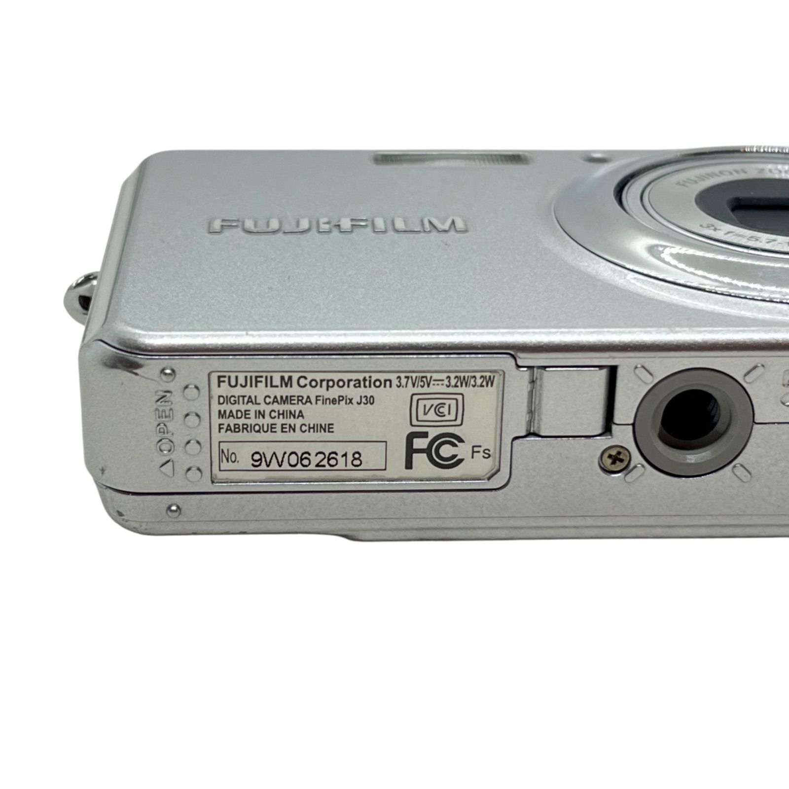 FUJIFILM FINEPIX J30 シルバー コンデジ デジカメ 動作品 CONTAX FUJIFILM デジタルカメラ FinePix (ファインピックス) J30