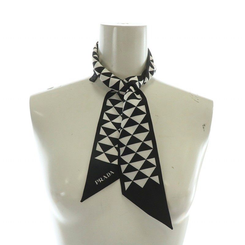 プラダ PRADA スカーフ ツイル 絹 シルク トライアングル柄 総柄