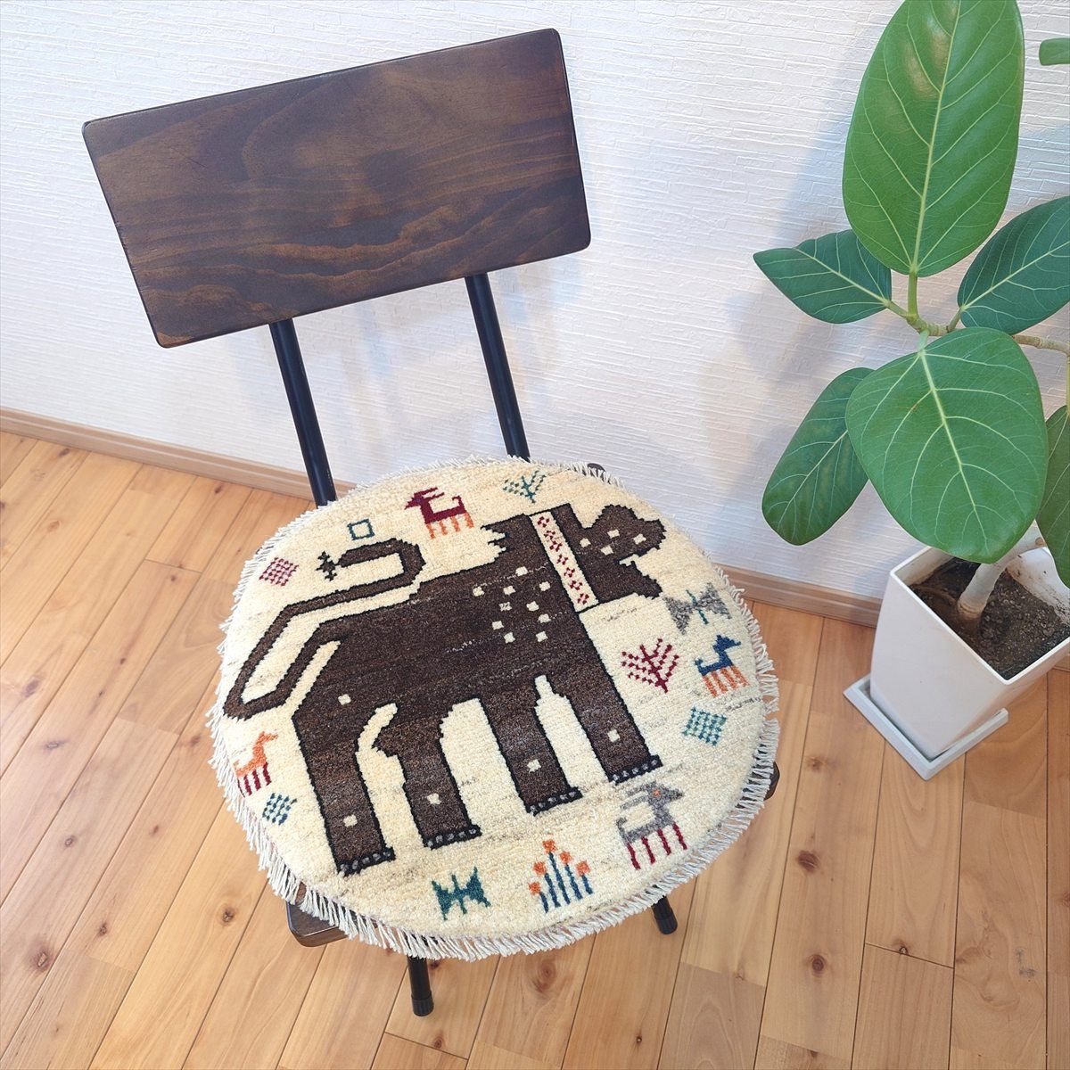 ペルシャ ギャッベ アマレバフト ミニマット 横40Φ40㎝ 円形 ライオン