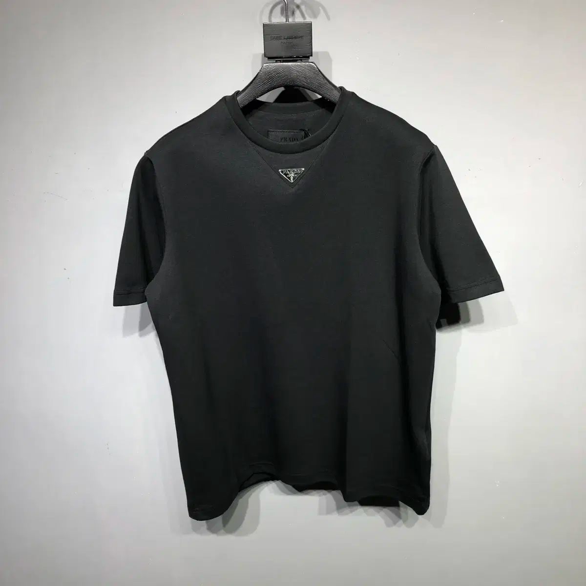 PRADA プラダ 人気 ロゴ Uネック ユニセックス 半袖/Tシャツ PRADA プラダ 人気 ロゴ Uネック ユニセックス 半袖/Tシャツ