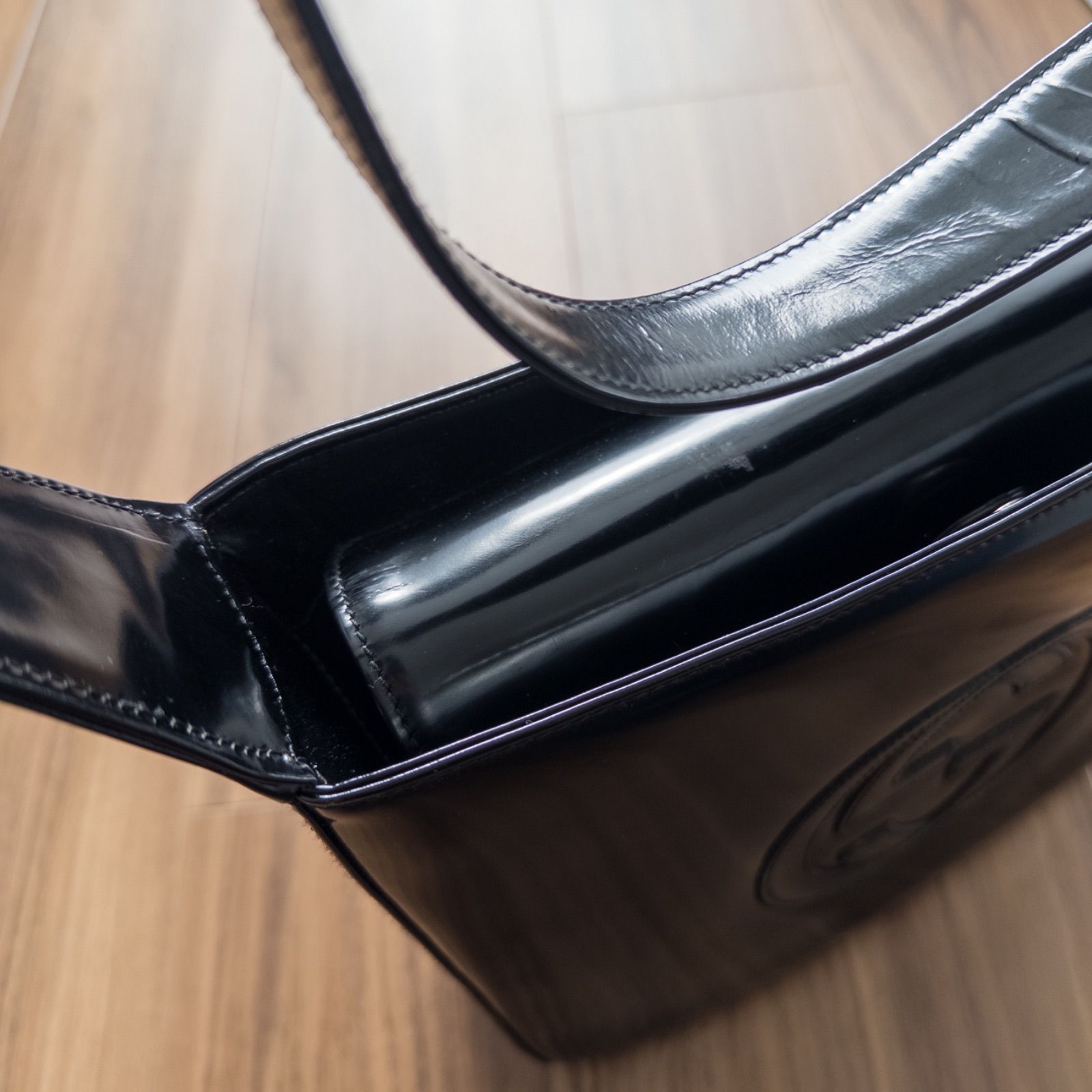 本物保証】GUCCI グッチ ワンショルダー ショルダーバッグ エナメル 黒