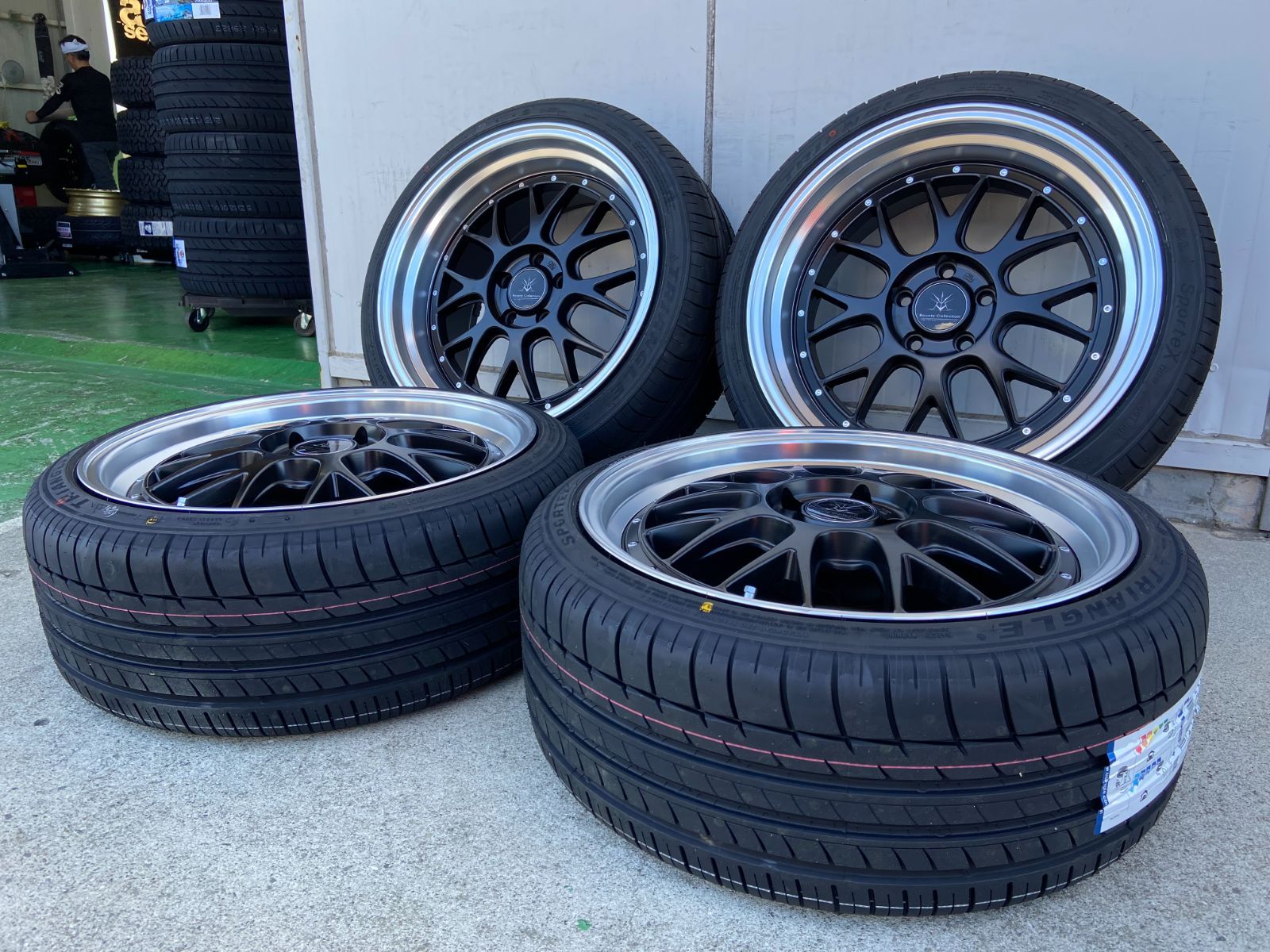 スタッフオススメ！！ 245/40R19 深リム アルファード ヴェルファイア ...