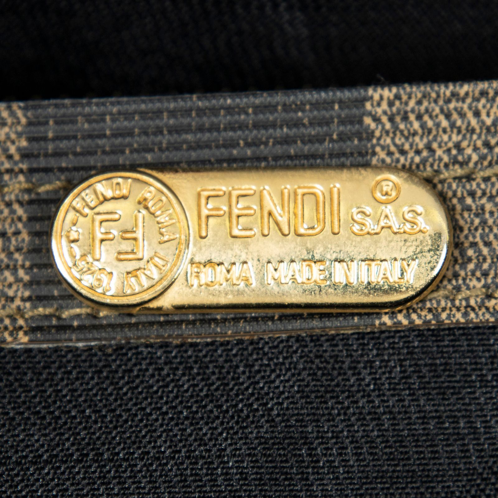 フェンディエンベロープドキュメントケースカーキ ブラックペカンストライプPVCキャンバスA