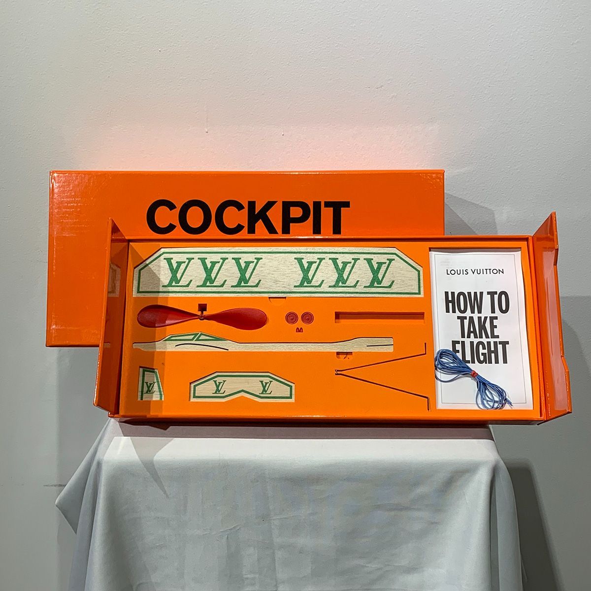 LOUIS VUITTON - 新品同様 ルイ ヴィトン コックピットボイスレコーダー COCKPIT VOICE RECORDER 組み立て 飛行機 ウッド ベージュ オブジェ LV 0652【中古】LOUIS VUITTON 楽天市場】新品同様 ルイ ヴィトン コックピットボイス