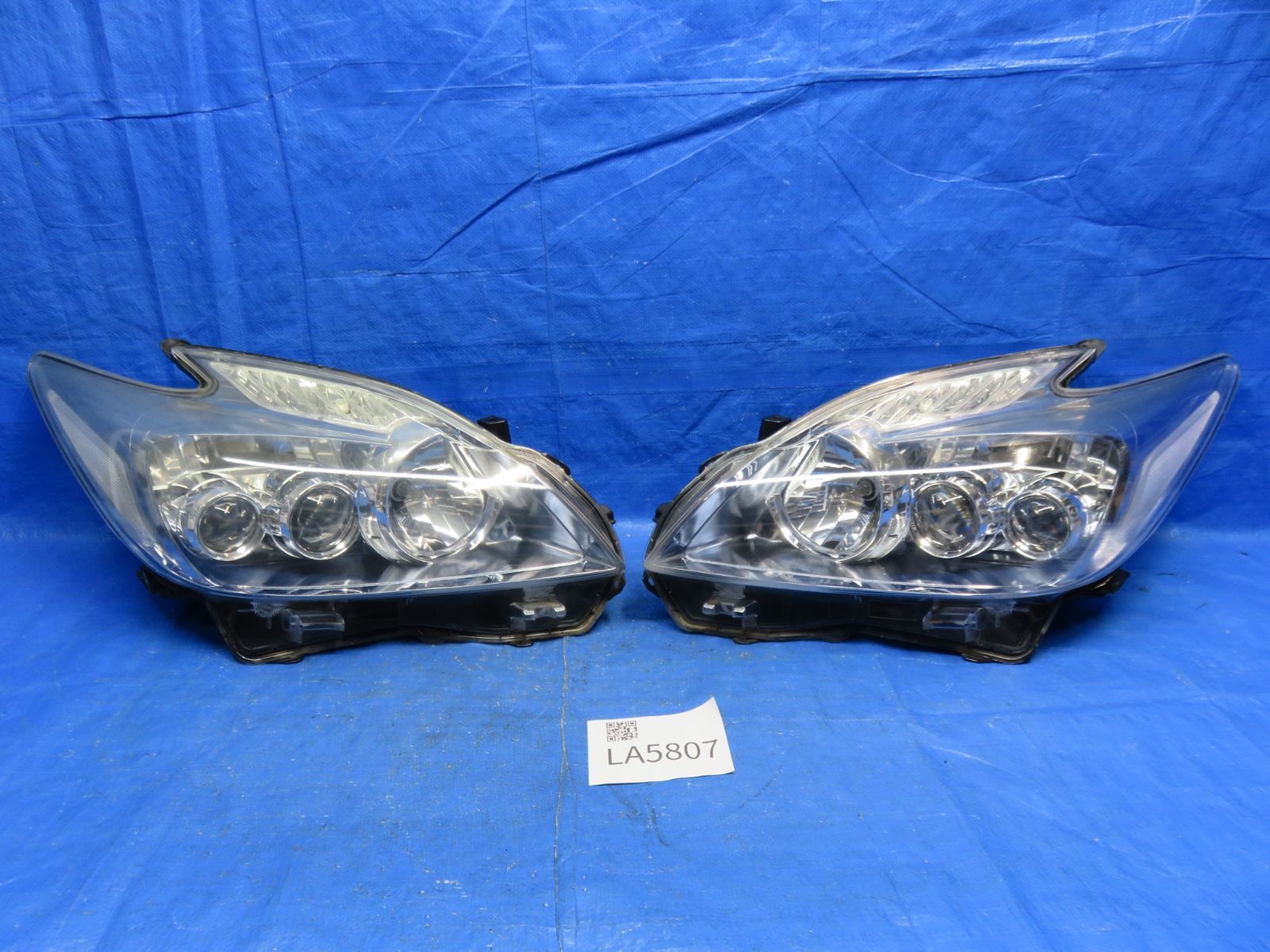 トヨタ　30系プリウス　前期　LED ヘッドライト　左側 KOITO 47-30 トヨタ 30系プリウス 前期 LED ヘッドライト 左側 KOITO 47-30
