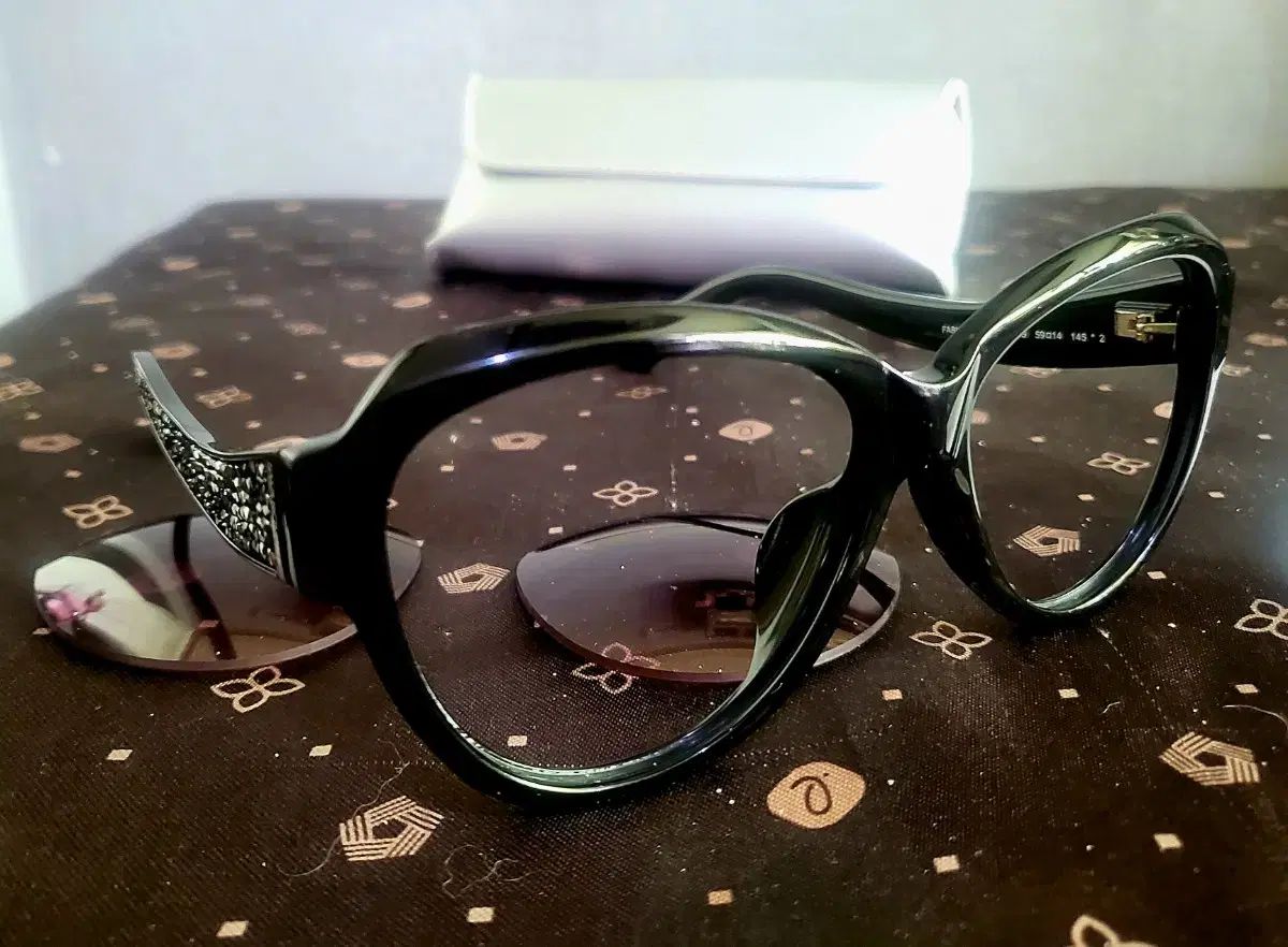 SWAROVSKI スワロフスキー
