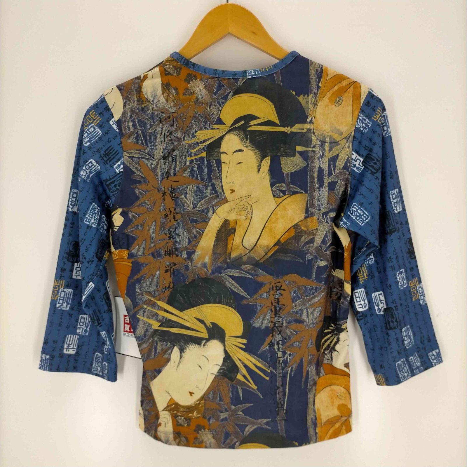 USED古着(ユーズドフルギ) GIRL USA製  和柄 総柄 クルーネックストレッチTシャツ レディー 中古 古着 0305 ユーズドフルギ USED古着 GIRL USA製 和柄 総柄 クルーネック