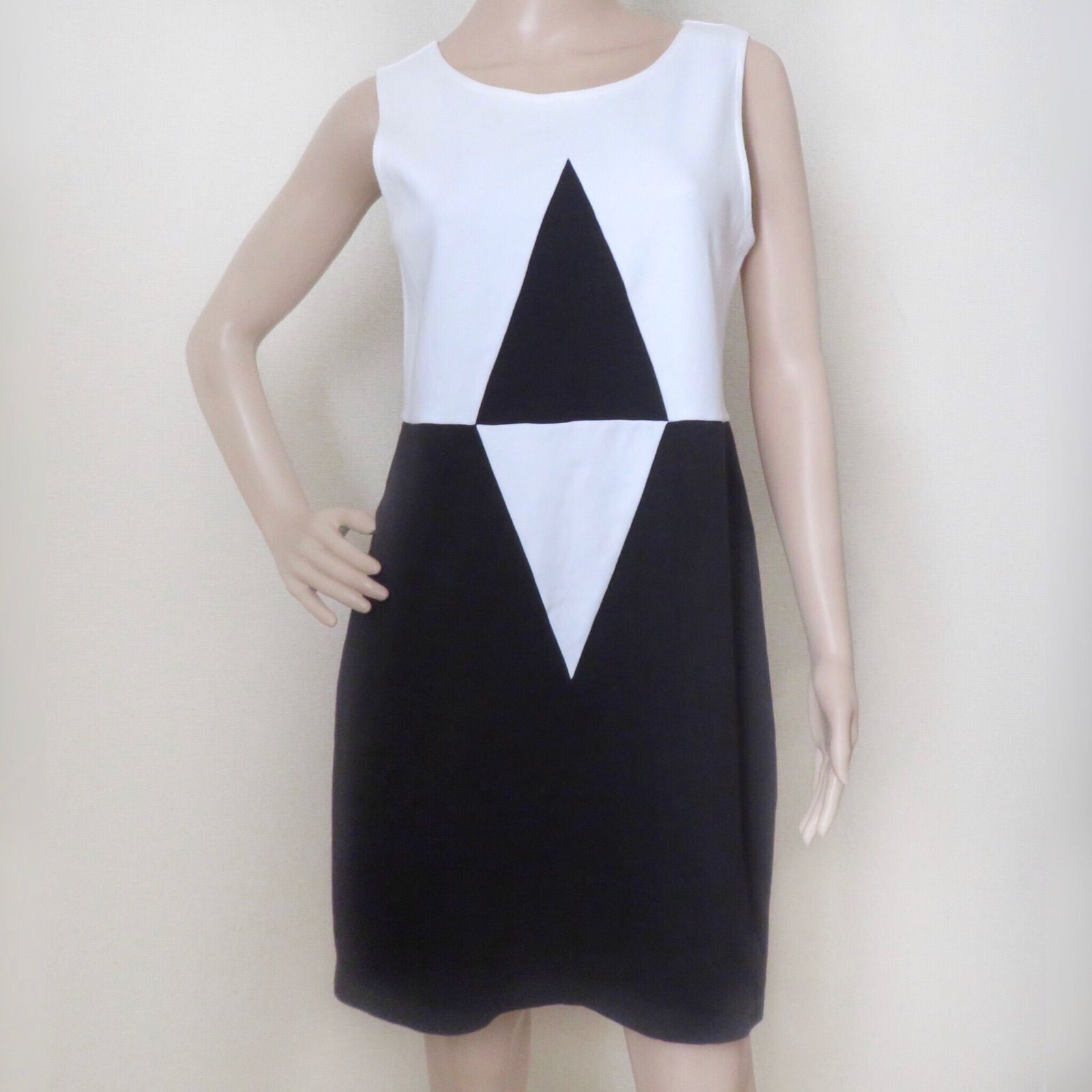 メルカリshops 60s ワンピース アニエスベー ヴィンテージ ルーマニア製 個性的 白 黒