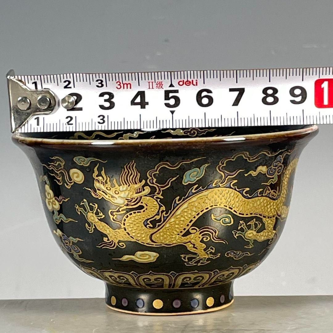 黒定彫雲竜紋笠碗 磁器碗 景徳鎮 陶磁器 装飾品 現代工芸品美術品 置物 景徳鎮 陶磁器 黒地龍紋茶杯 茶碗 茶道具 装飾品 現代工芸品