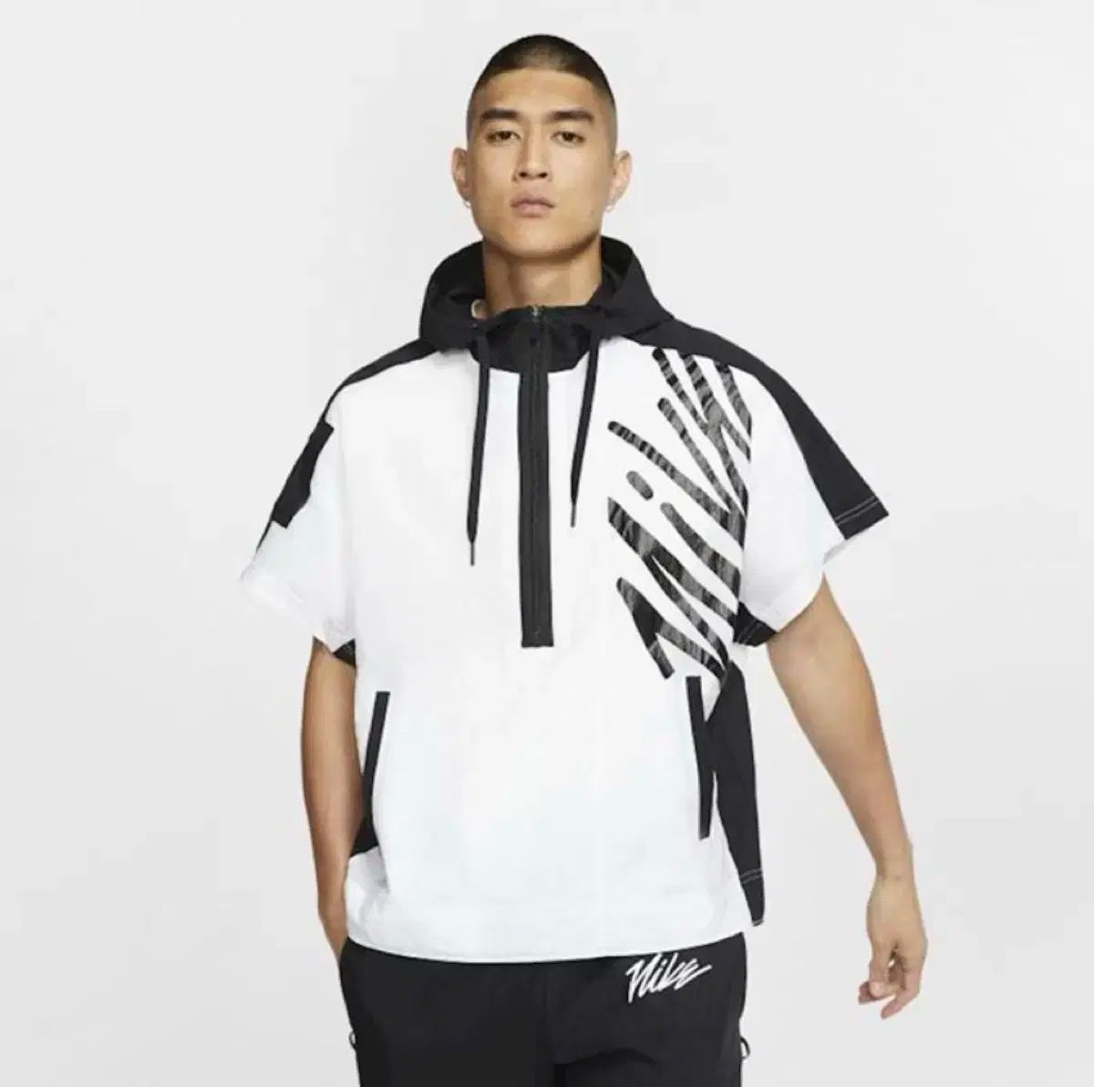 【雷市場（ポンジャン）商品韓国直送】 Nike(ナイキ） フード付きアノラックショーツ
