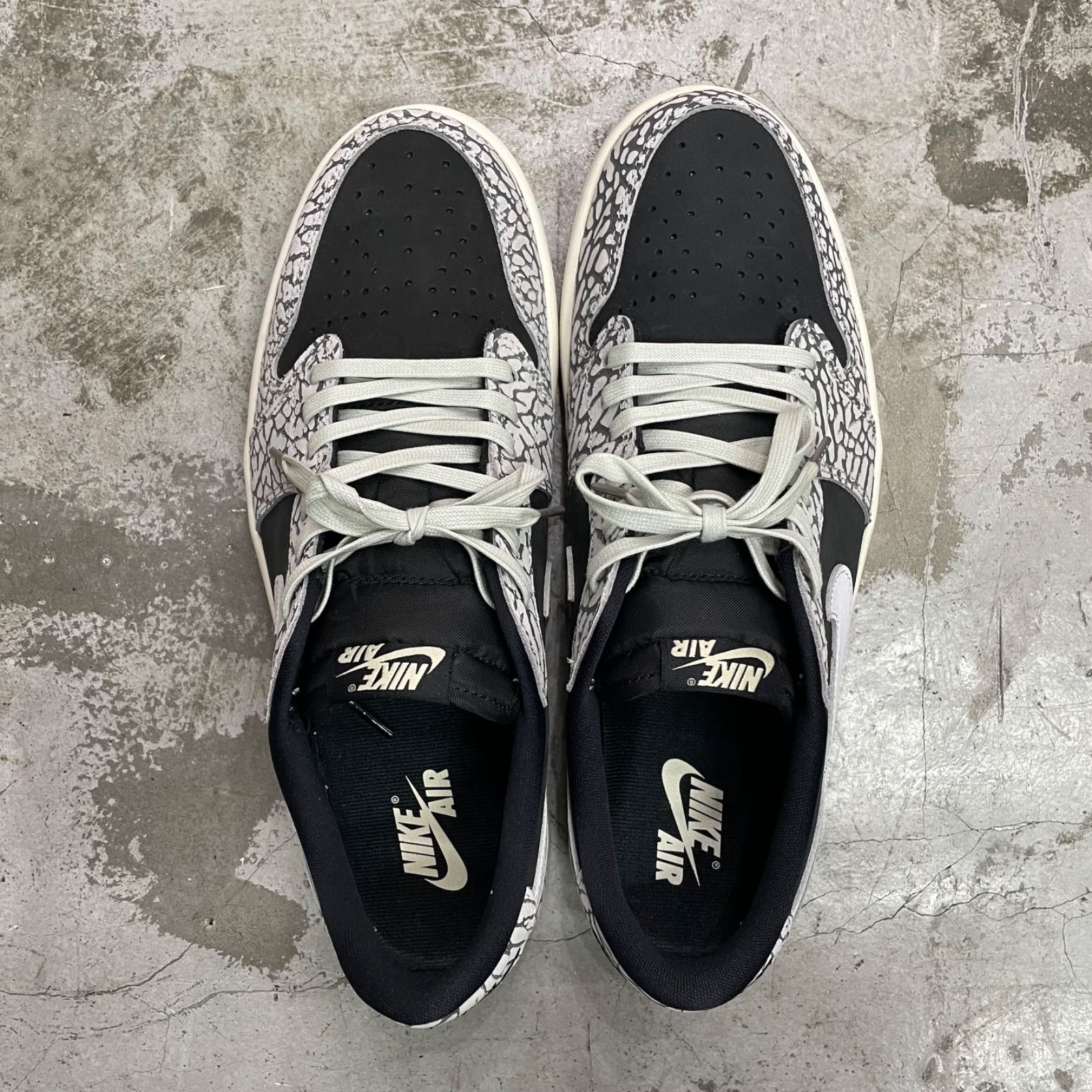 国内正規 NIKE Air Jordan 1 Retro Low OG Black Cement