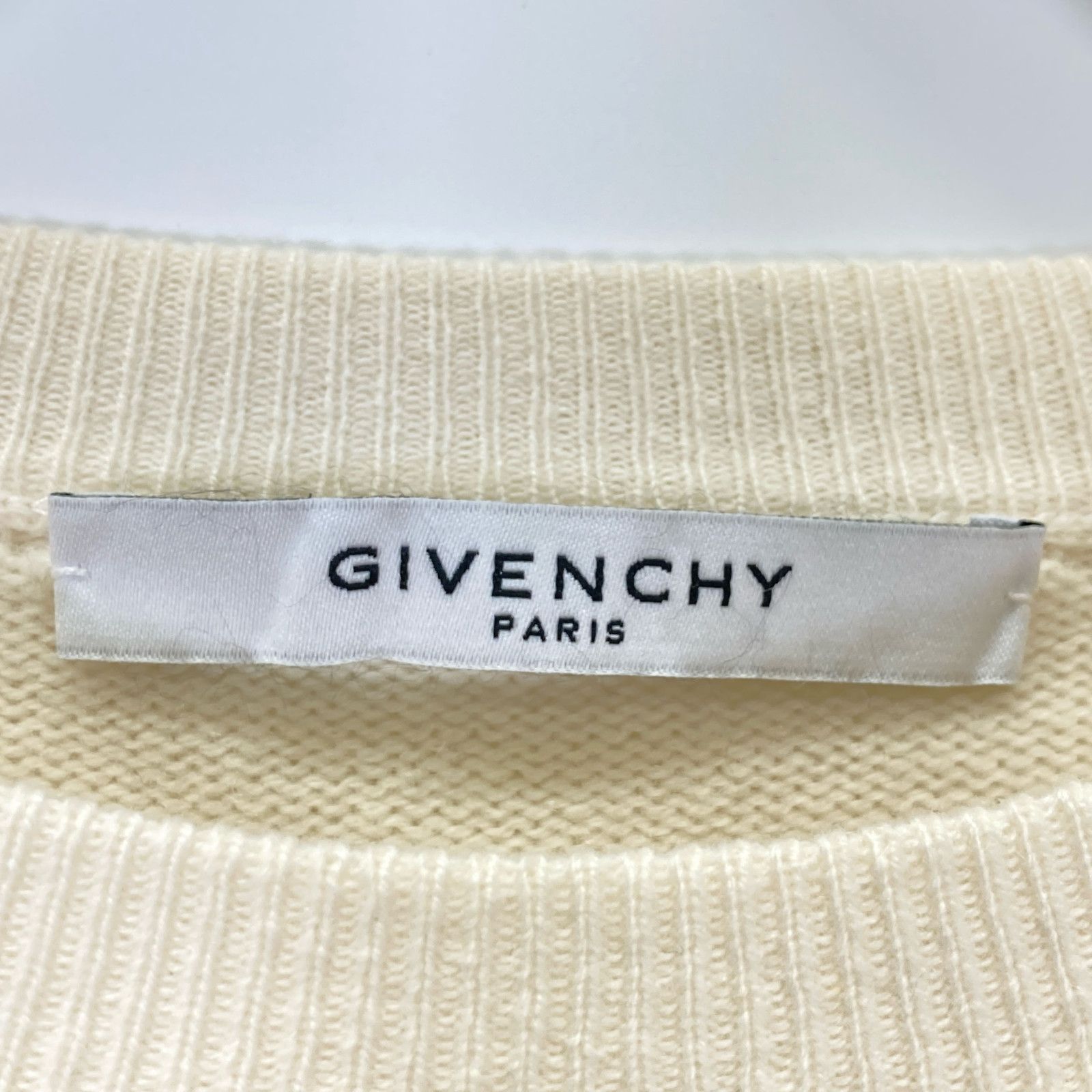 GIVENCHY ジバンシィ BW903Q4Z31 白 4Gロゴカシミヤニットセーター ホワイト S トップス カシミア レディース 中古 GIVENCHY ジバンシィ BW903Q4Z31 白 4Gﾛｺﾞｶｼﾐﾔﾆｯﾄｾｰﾀｰ S - メルカリ