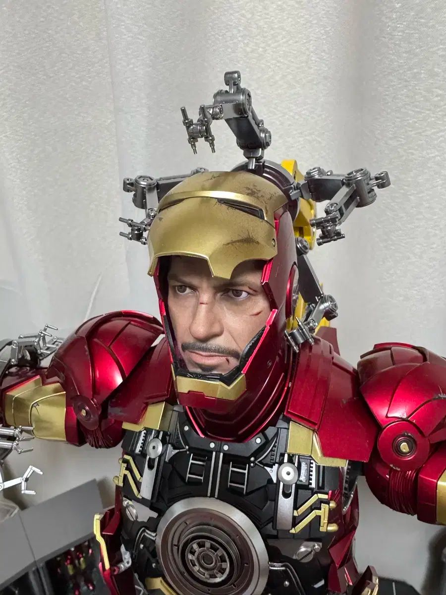 ホットトイズ アイアンマン マーク4 ガントリーセット お一人様1点限り】アイアンマン2/ クオーター・スケール 1/4