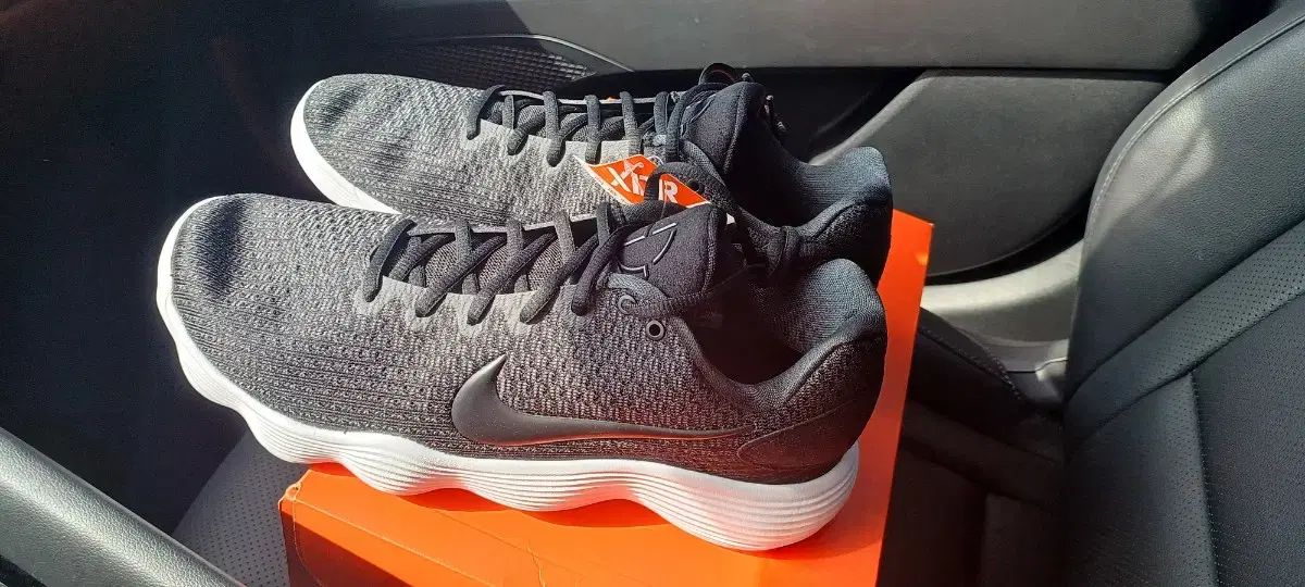 （ 290 ) ナイキバスケットボールシューズ ハイパーダンク 2017 新品