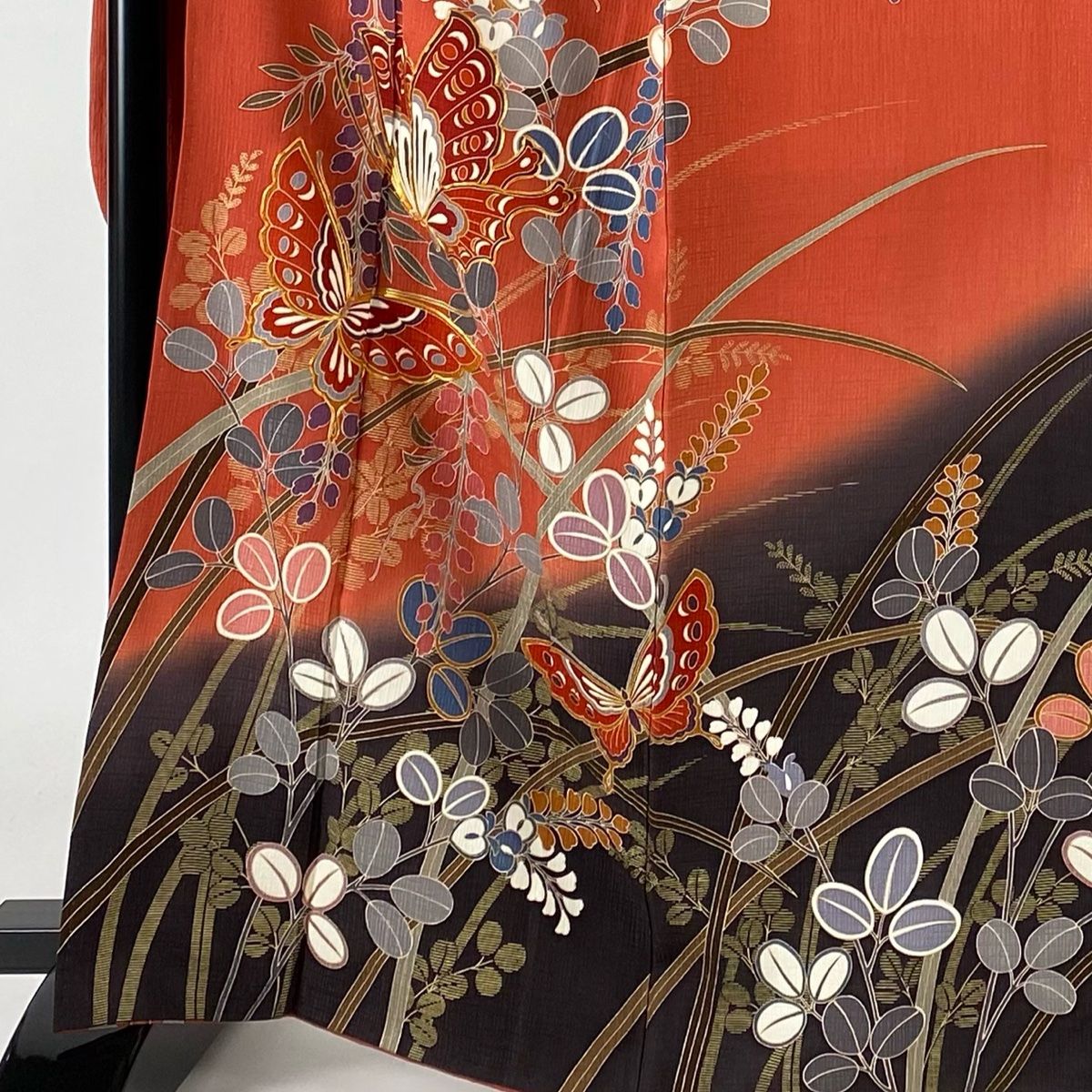 振袖 紗綾形 金彩 銀彩 白鳥 梅 蝶々 扇子 正絹 裄66 丈171IS883 平和屋着物○豪華振袖 駒刺繍 花蝶丸文 暈し染め 金彩 正絹 逸品