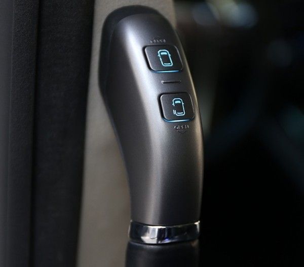 電動中扉スイッチ ボタン