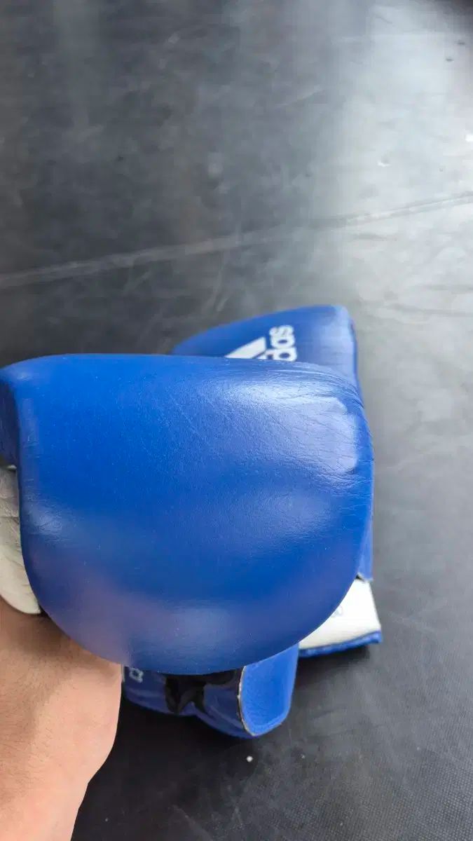 adidas アディダス