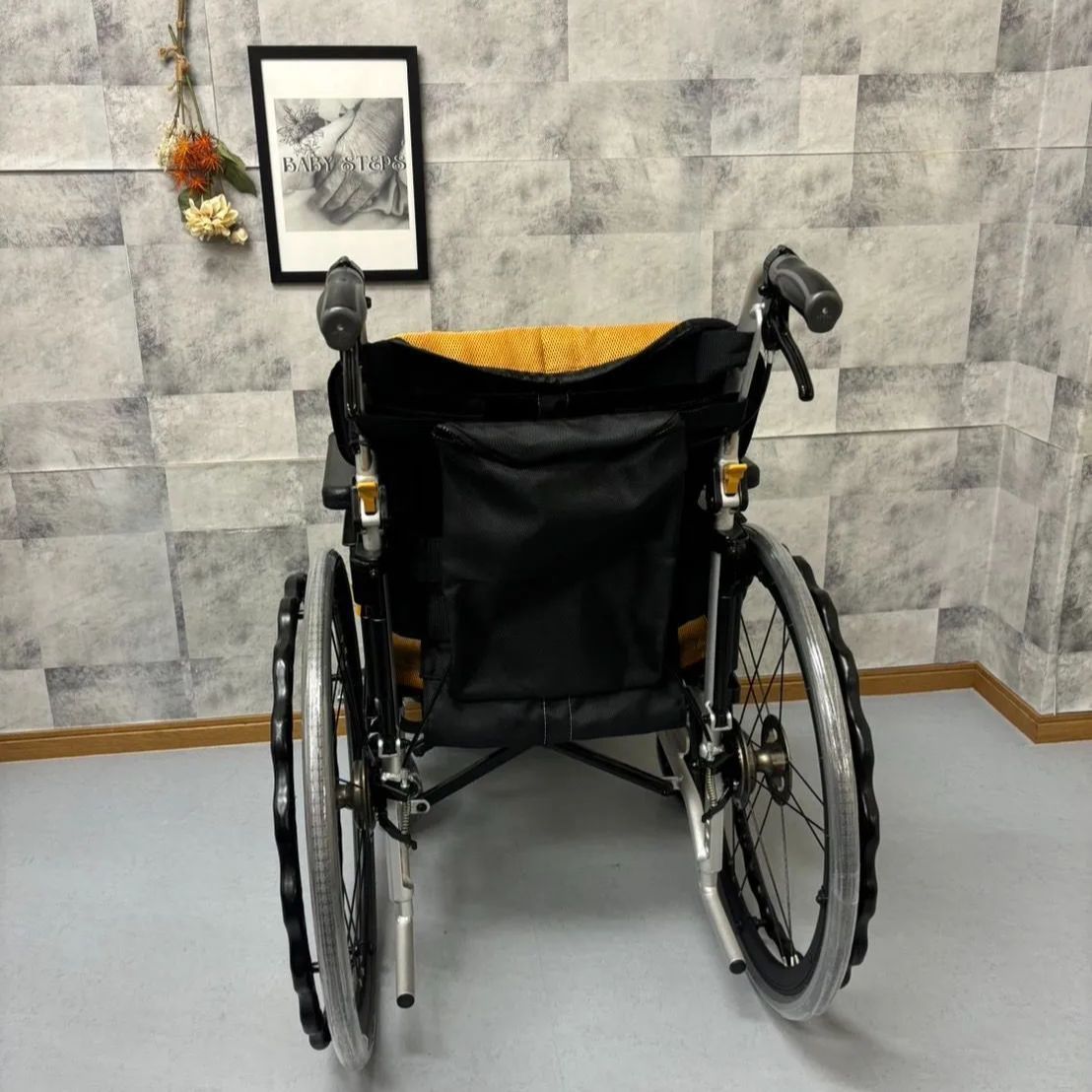 NEXT-51B 松永製作所 ネクストコアシリーズ 自走式車椅子 ノーパンクタイヤ ネクストコア ・アジャスト MATSUNAGA 中古 介護用品 NEXT-51B 松永製作所 ネクストコアシリーズ 自走式車椅子 ノーパンク