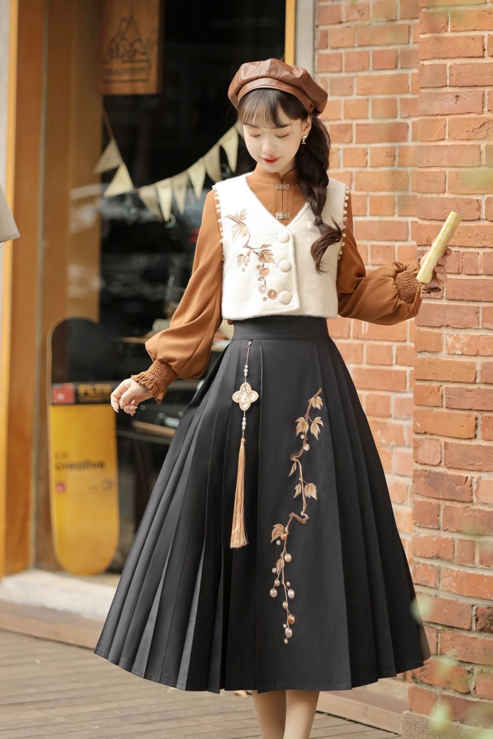 楓語 新中式デザイン 漢服セット ベスト＋シャツ＋半裙＋掛け飾り 秋冬通勤対応 優雅な中国風 撮影会 舞台演出 推し活 イベント用 レディース 高品質 プレゼントにも最適