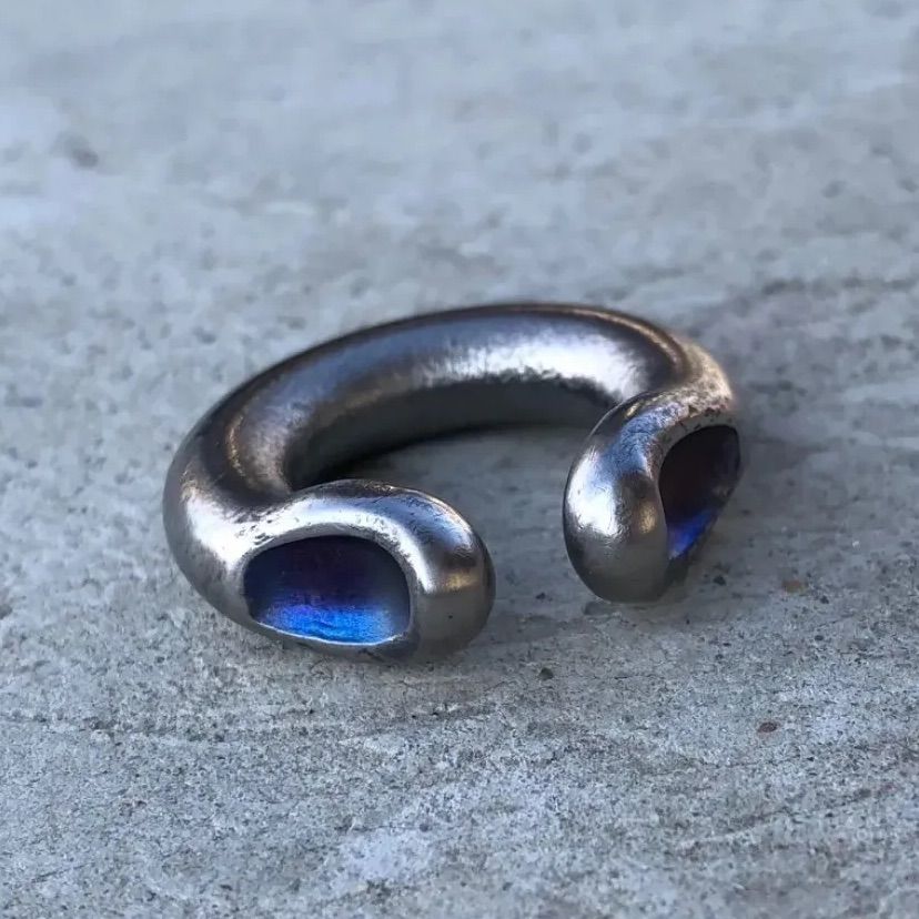 titanium ear cuff blue eyes イヤーカフ イヤリング アンティーク調 作品