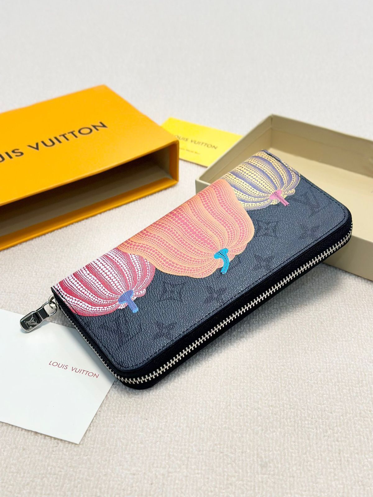 美品！ ルイヴィトン ダミエアズール ポルトフォイユ サラ レディース