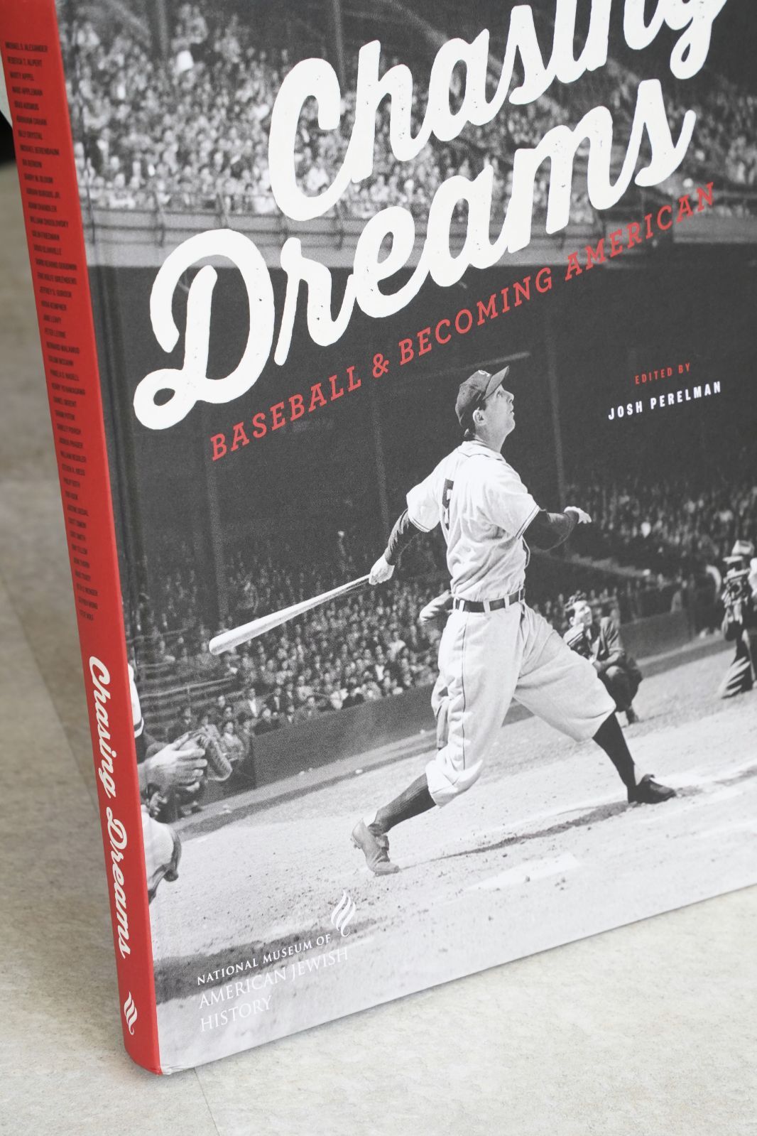 洋書 大型写真集『Chasing Dreams: Baseball u0026 Becoming American』Josh Perelman編集 MLB イチロー／ジャッキー・ロビンソン収録 ハードカバー Baseball Dreams: Becoming コダクロームで撮った1950 Art Jewish