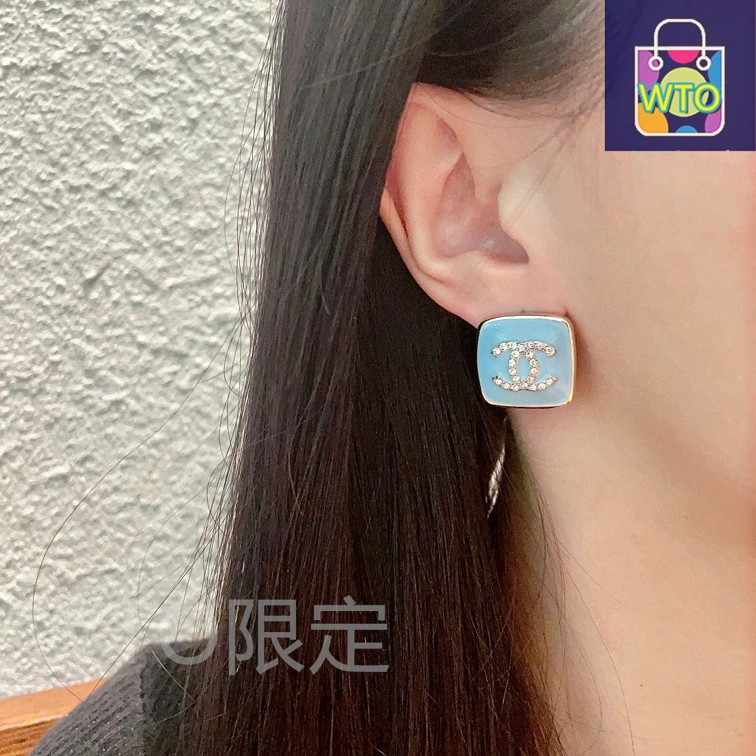 CHANEL シルバー ロゴ ピアス ビンテージ 未使用 保管期間有り 箱付き❗️ 楽天市場】[USED/中古]CHANEL シャネル ピアス ココマーク