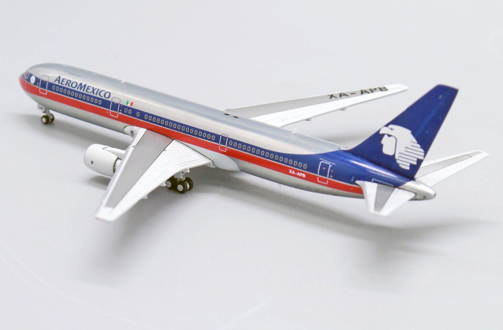 767-300ER XA-APB