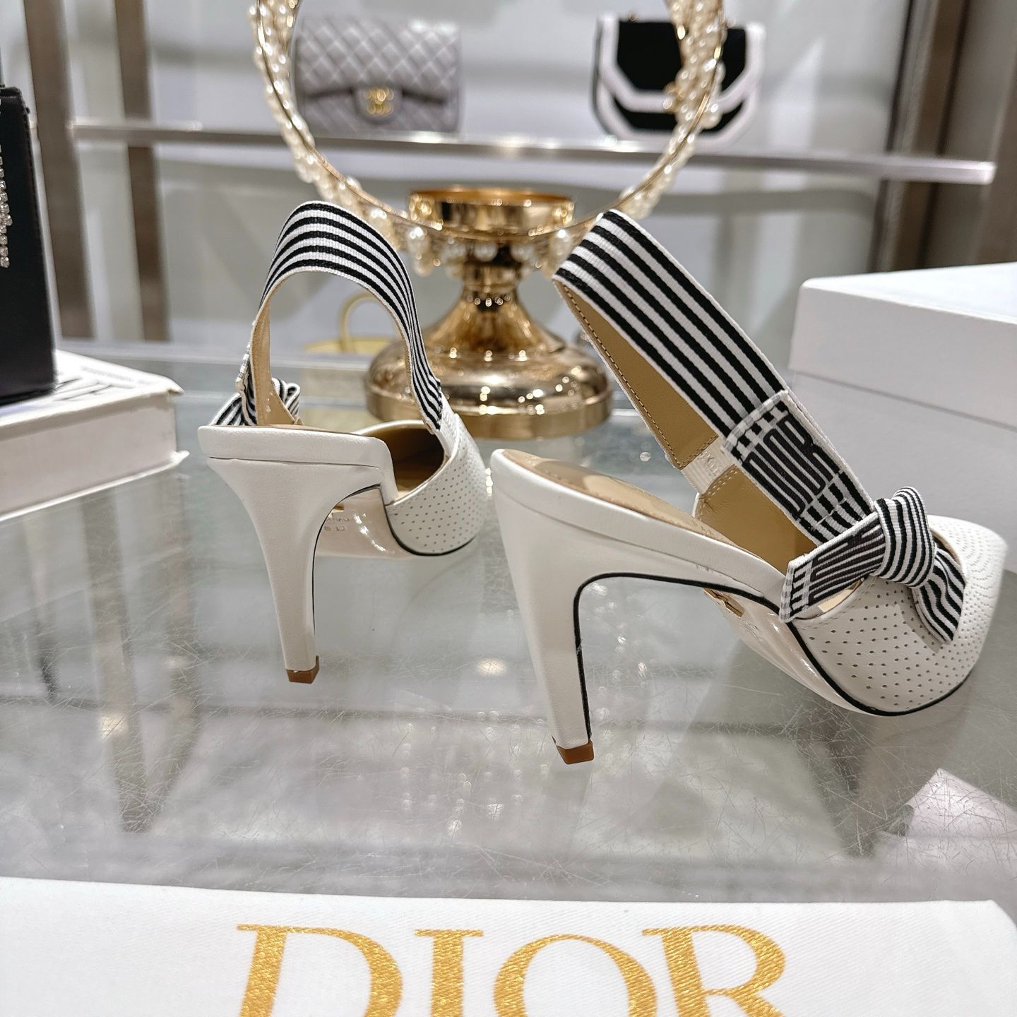 Dior ディオール テーパード トゥ フラット / ハイヒール