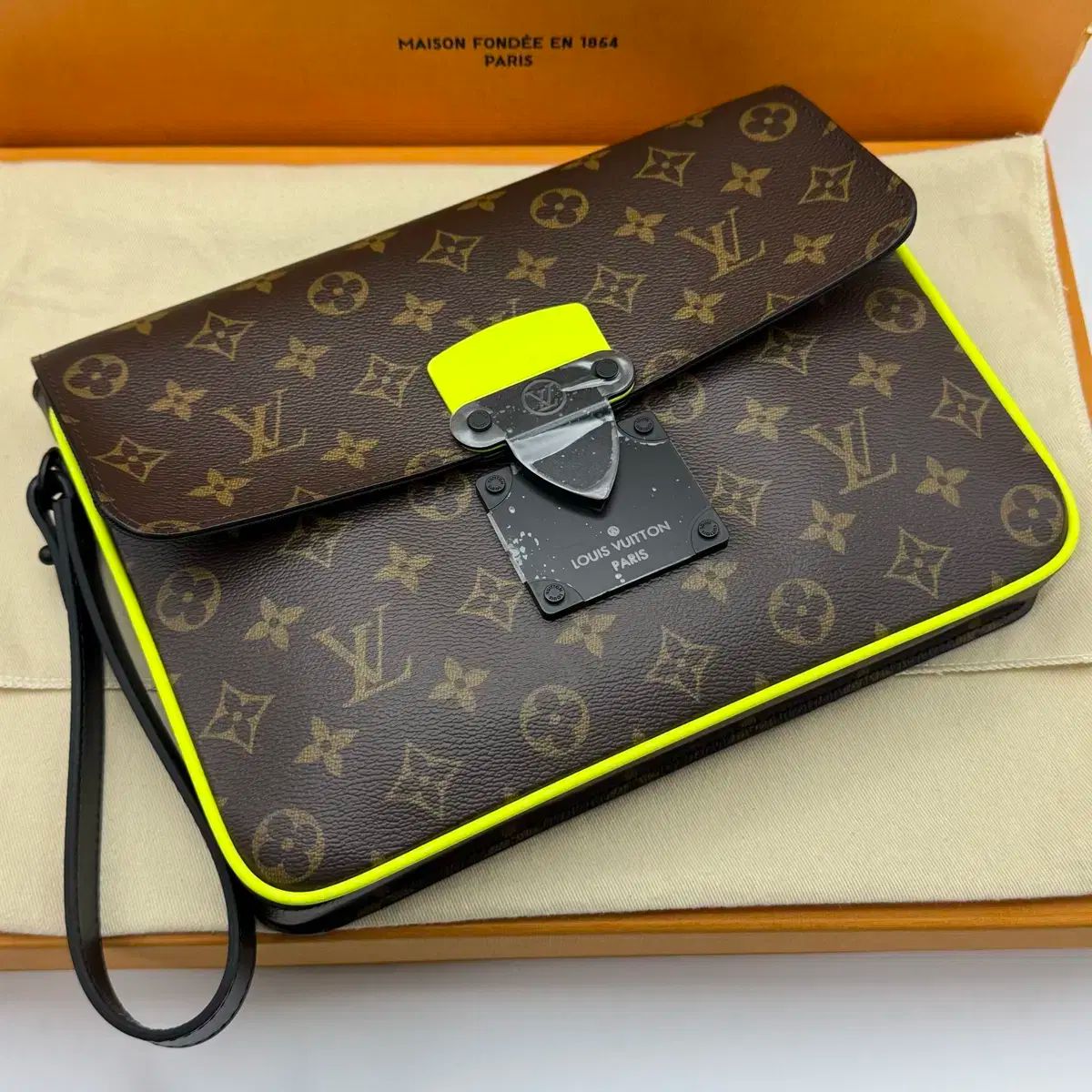 OS Louis Vuitton(ルイヴィトン) S ロック クラッチ OS Louis Vuitton