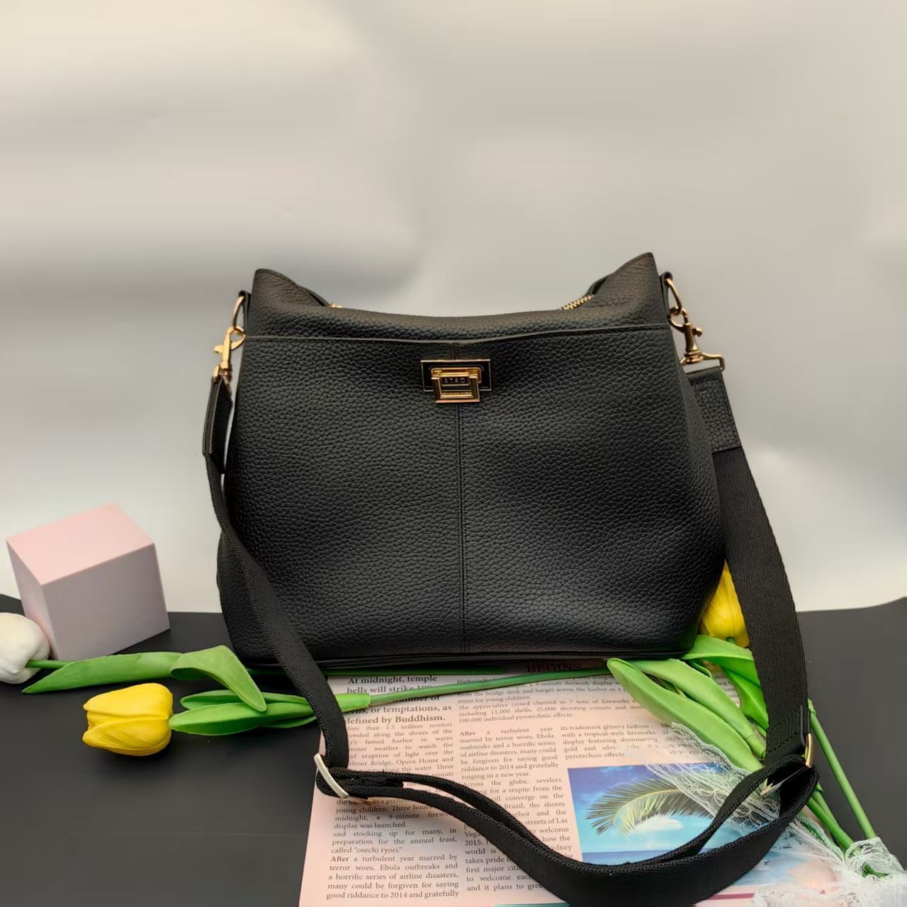 ATAO WEEKEND 黒 レザー 2way ショルダー ハンドバッグ 美品✨ ATAO WEEKEND 黒 レザー 2way ショルダー ハンドバッグ - メルカリ
