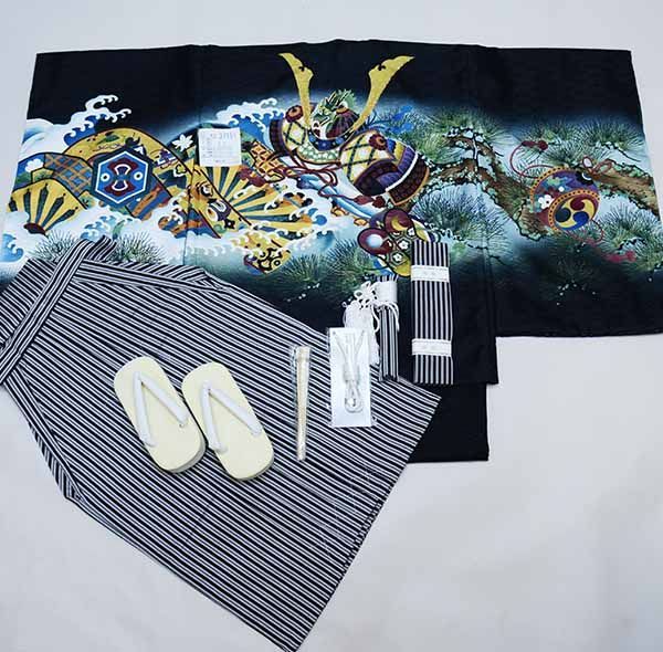 七五三 五歳 男児 男の子 羽織袴フルセット 着物 金刺繍 黒地 兜 お