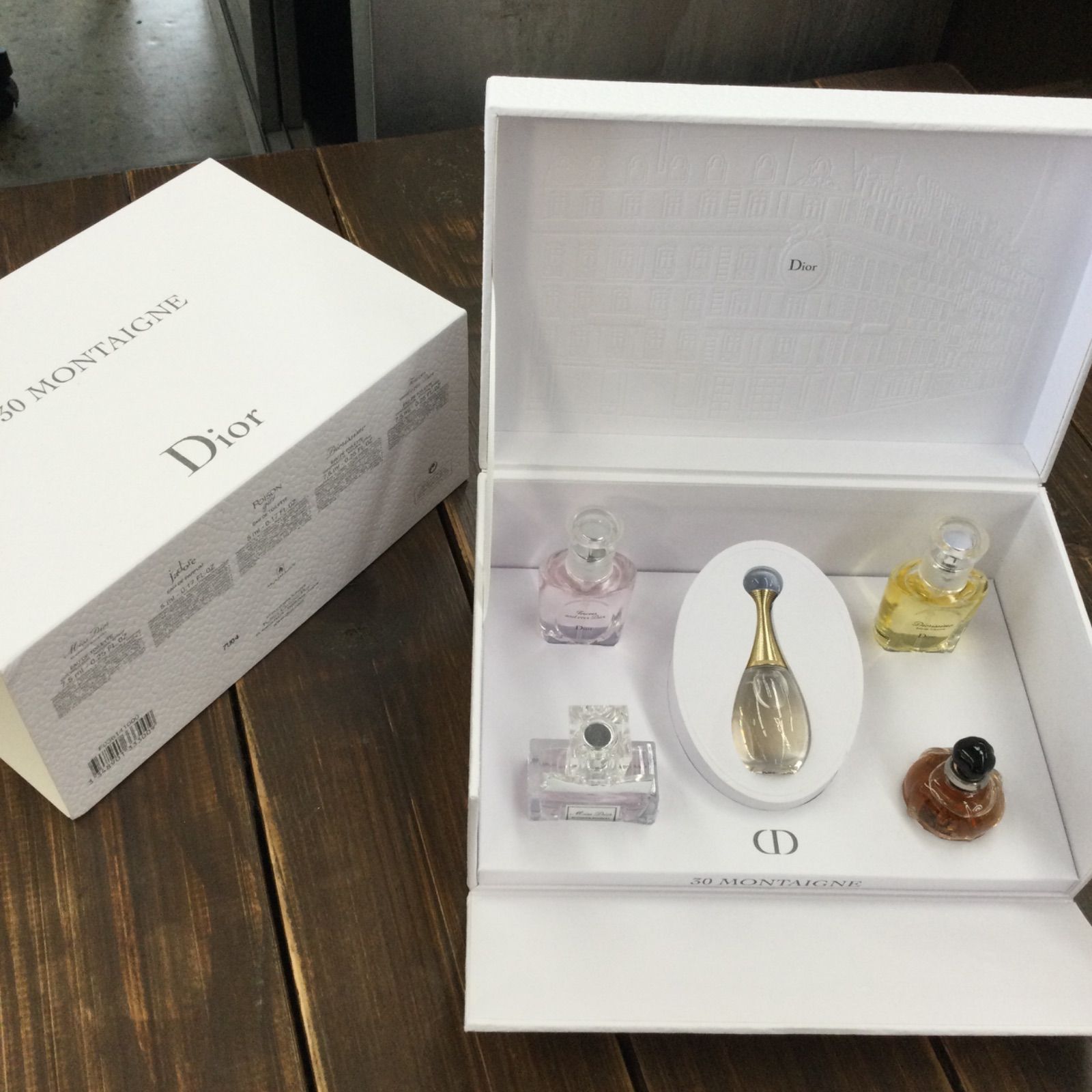 新品未使用/Dior 30 MONTAIGNE ミニ香水セット - メルカリ