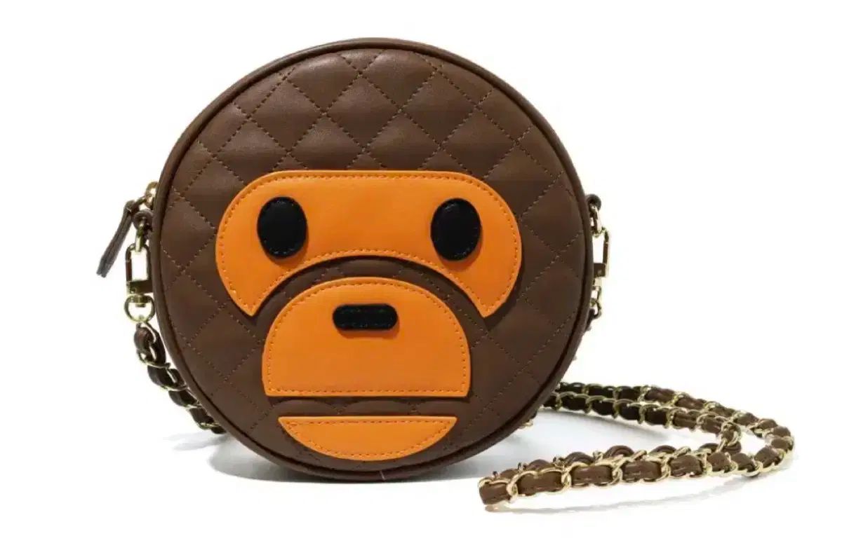 アベイシングエイプ マイルロ キルティング チェーンバッグ