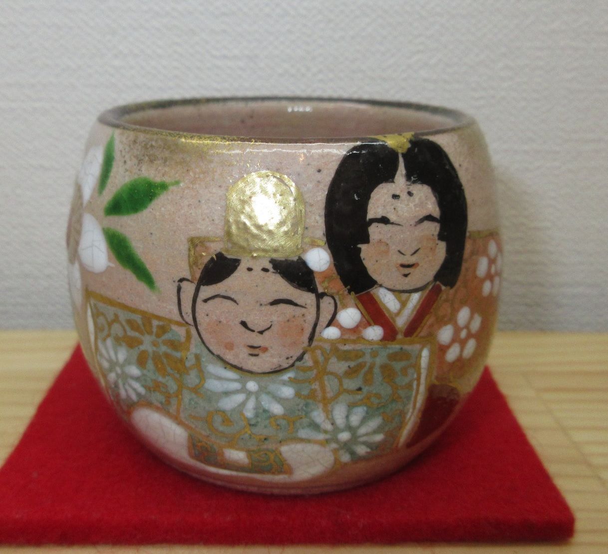 送料込【逢絢亭・新品】茶道具 蓋置 京焼 乾山 内裏雛の図 壱休窯 共箱入り 逢絢亭・新品】茶道具 蓋置 京焼 乾山 内裏雛の図 壱休窯 共