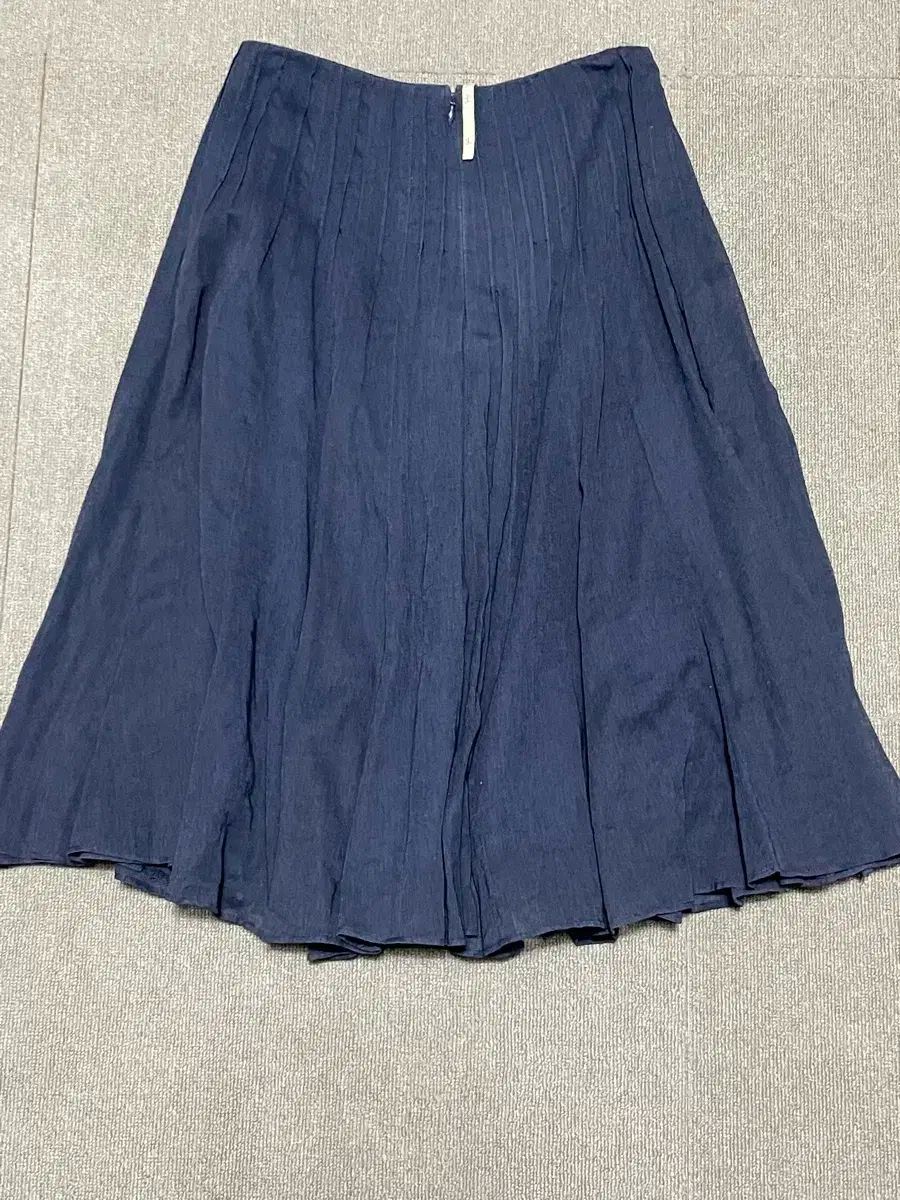 石屋 プリーツ ミディ スカート J02991