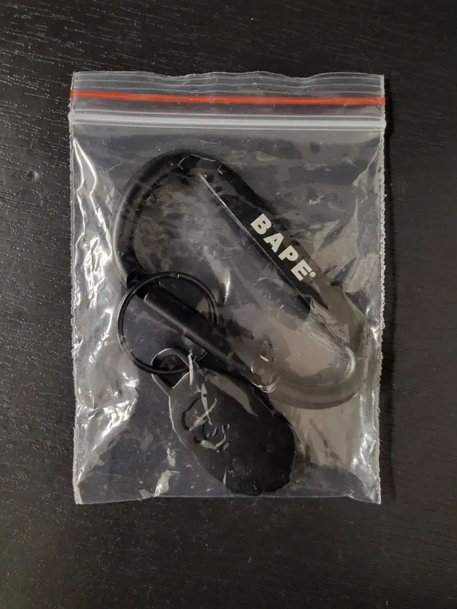 A BATHING APE(アベイシングエイプ) カラビナ (付録用) 販売