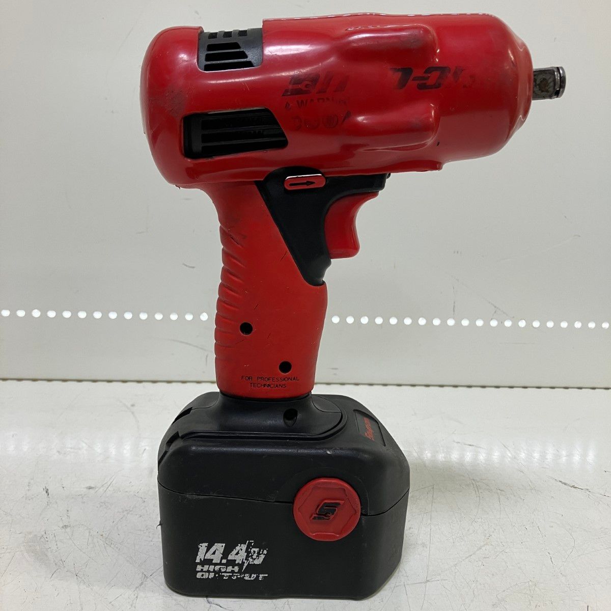 ЗЗSnap-on スナップオン 14.4v インパクトレンチ バッテリーx1 充電器 ケース付 CTJ4450A レッド - メルカリ