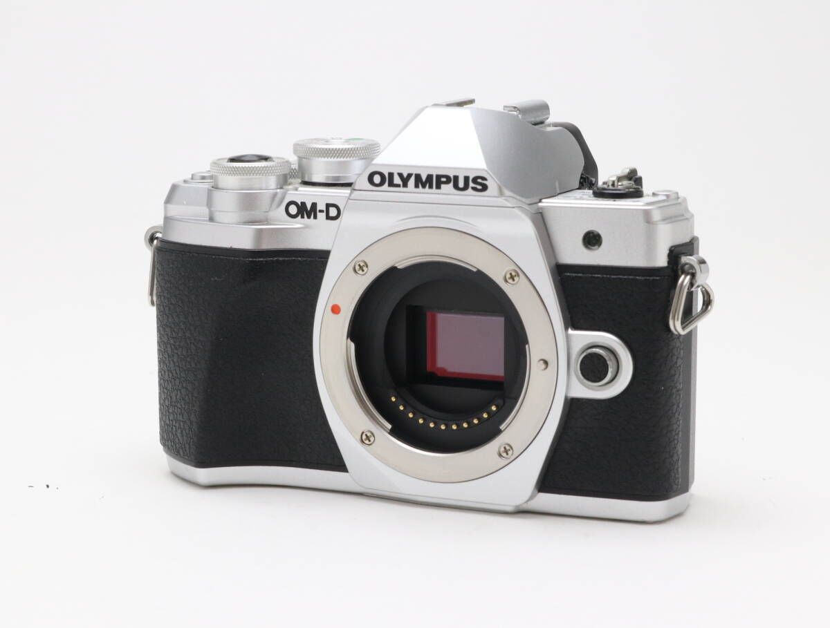C 実用品 OLYMPUS オリンパス OM D E M 10 III ボディ シルバー シャッター回数7 984回 初期不良 対応 110 9