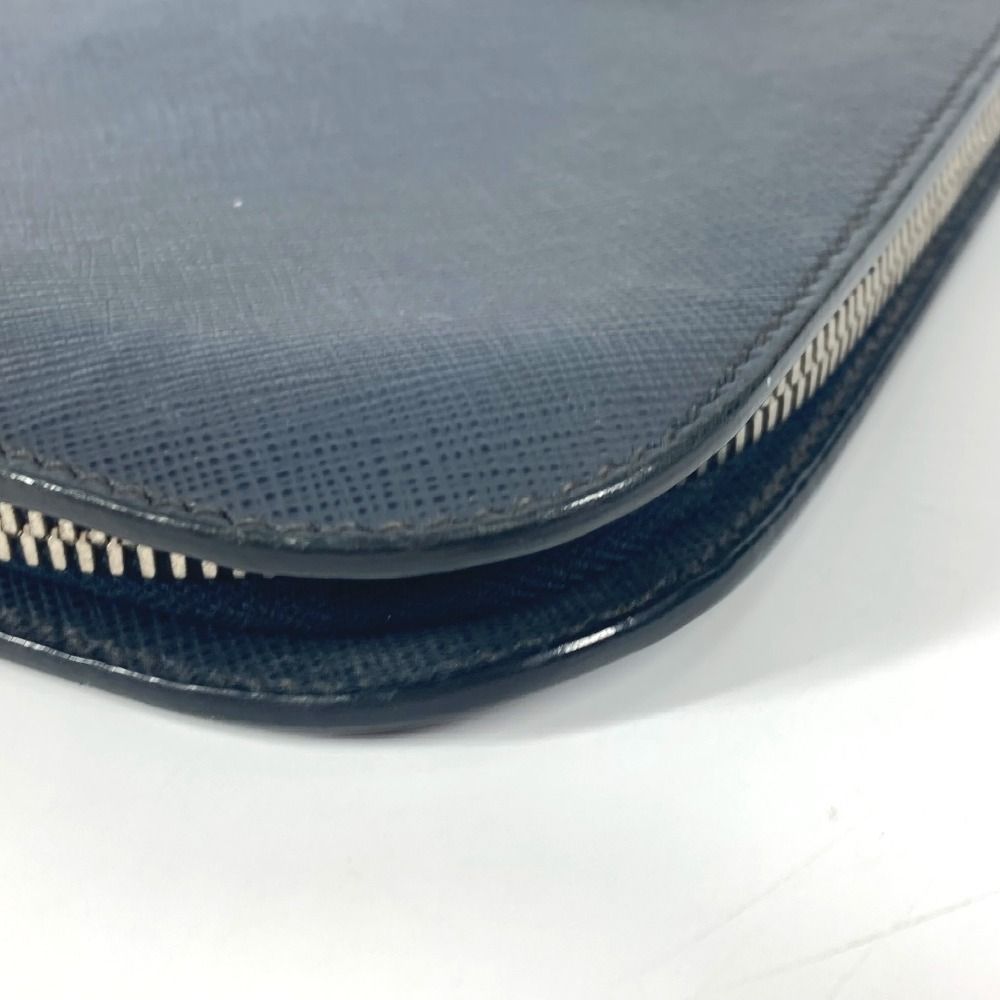 PRADA ネイビー レザー ショップ クラッチバッグ