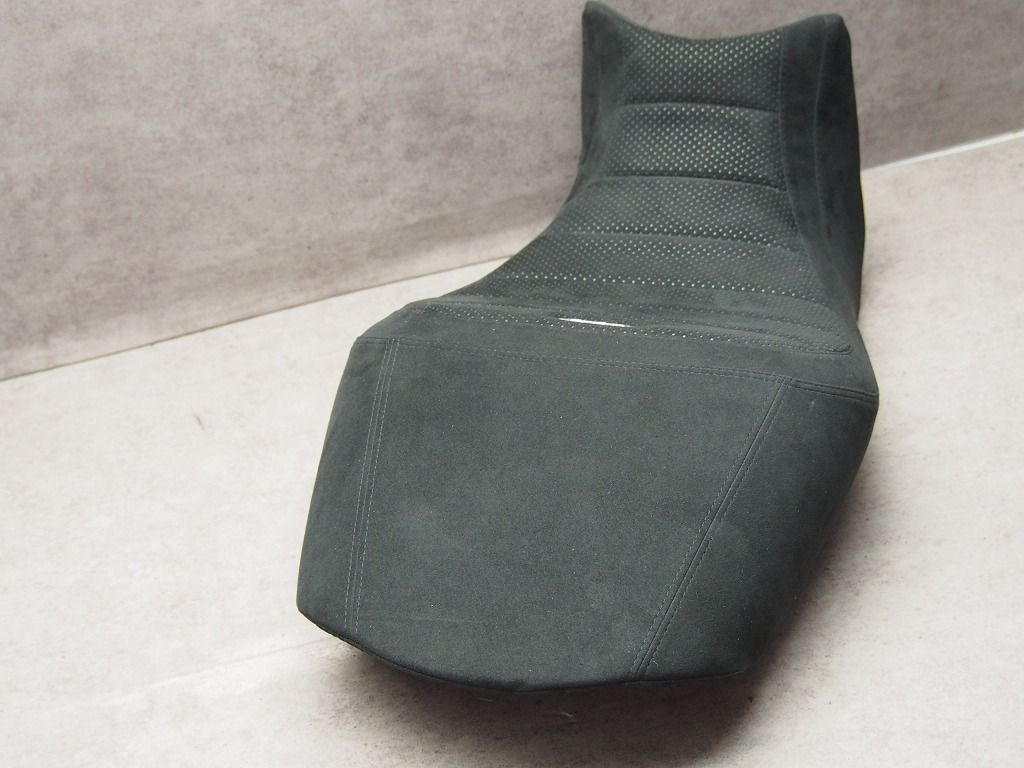 ドゥカティ ディアベル AMG シート 破れ無し