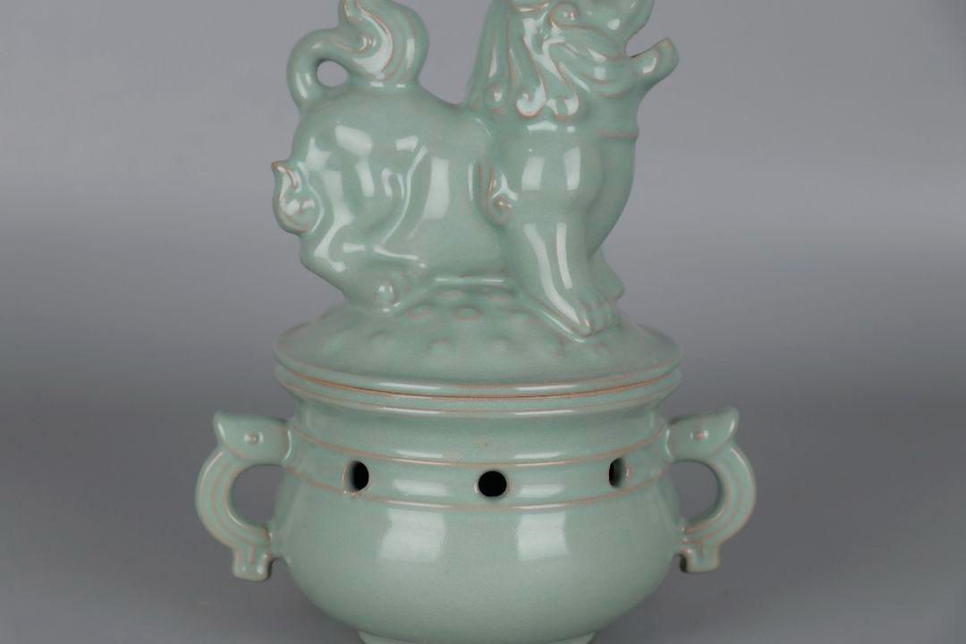 宋汝窯開片釉獅子蓋薫香炉 景徳鎮 陶磁器 装飾品 現代工芸品 美術品 置物 宋汝窯開片釉獅子蓋薫香炉 景徳鎮 陶磁器 装飾品