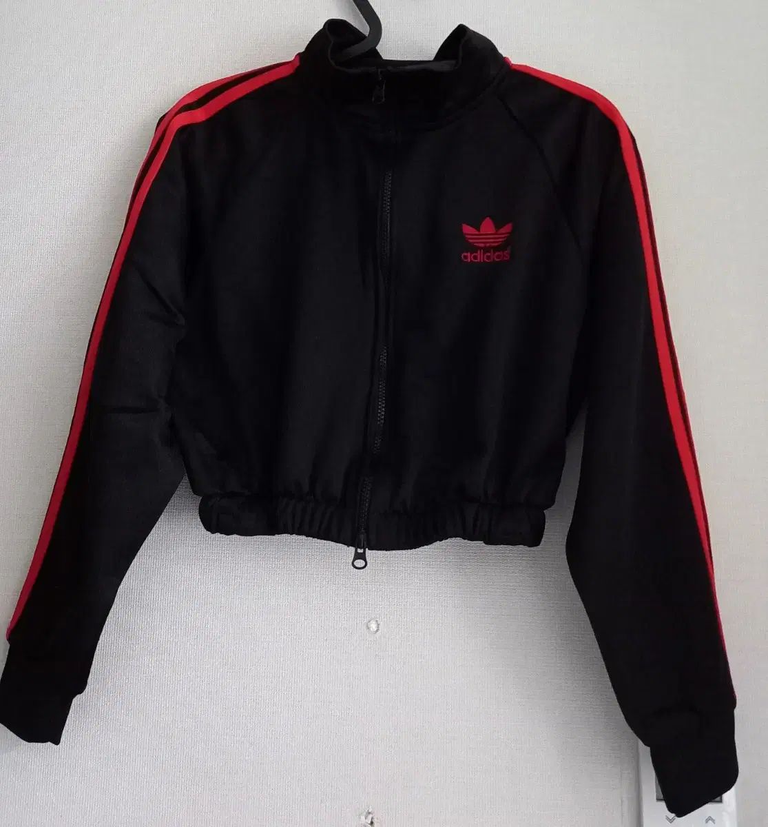 adidas アディダス クロップド レッドソード 黒 レディース トラックトップス ジャージ ジップアップジャージ 80 85